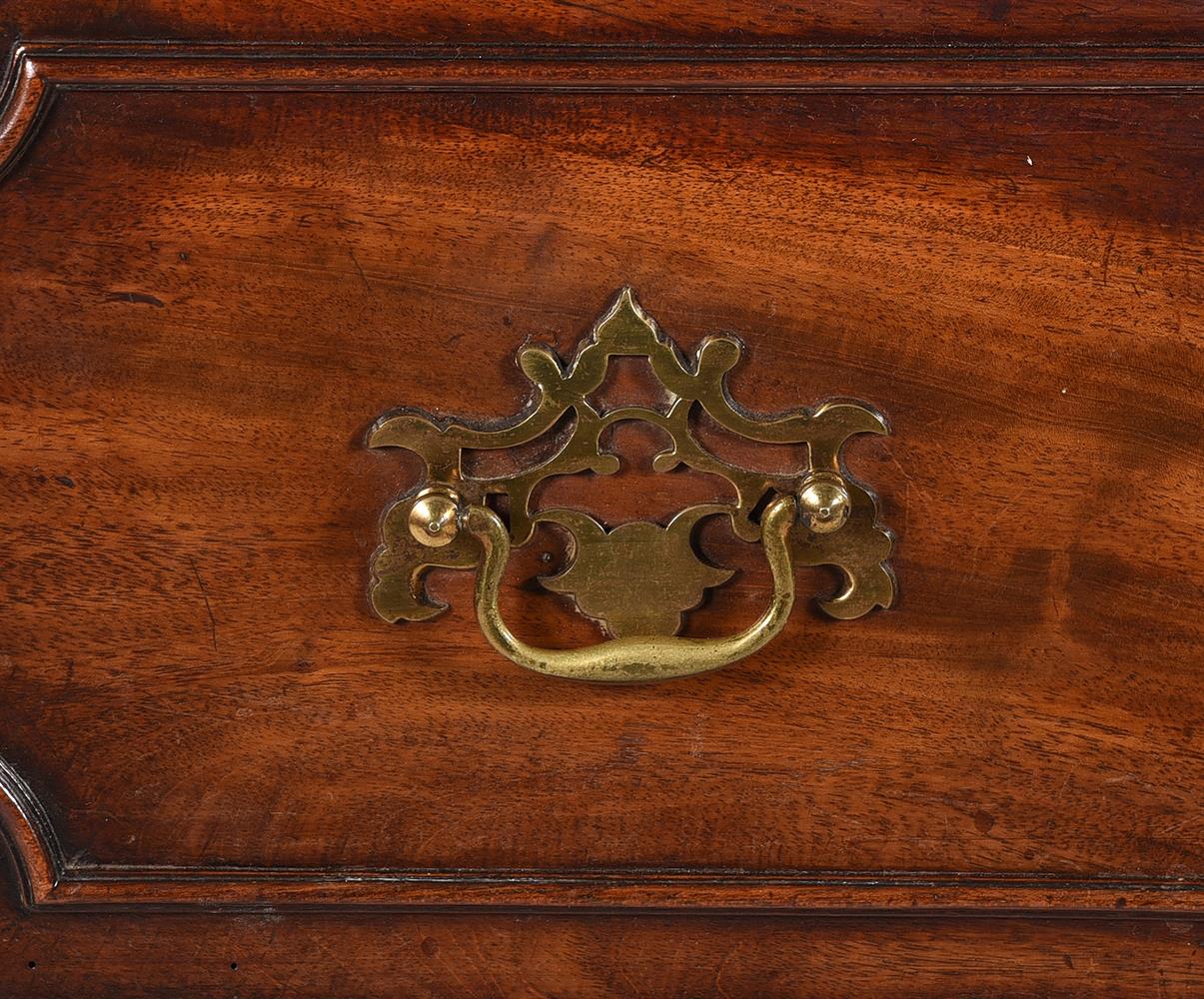 A MAHOGANY SECRETAIRE BOOKCASE - Image 3 of 3