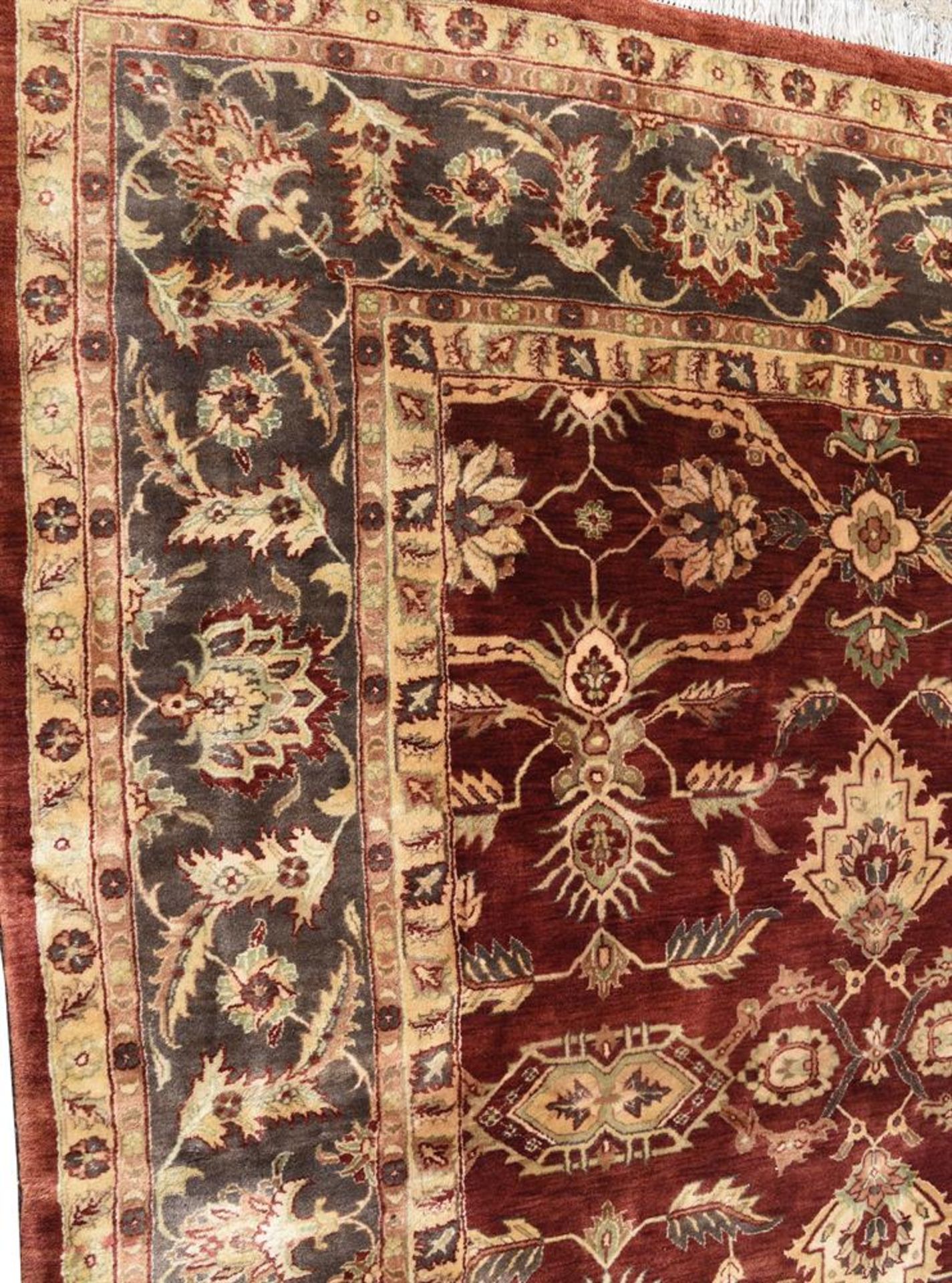 A LARGE AGRA STYLE CARPET - Bild 3 aus 3