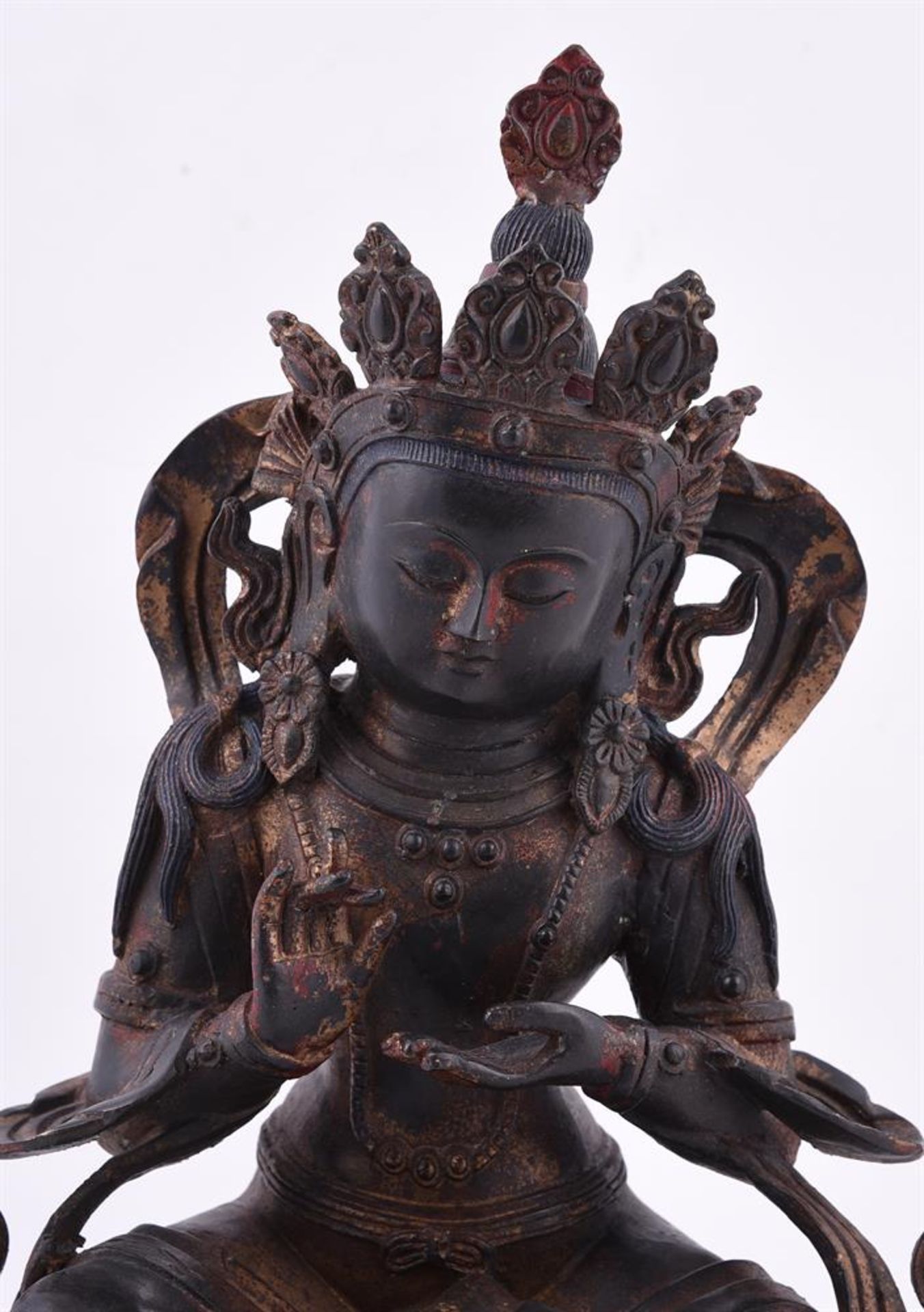 A MING STYLE BRONZE FIGURE OF BUDDHA - Bild 4 aus 5