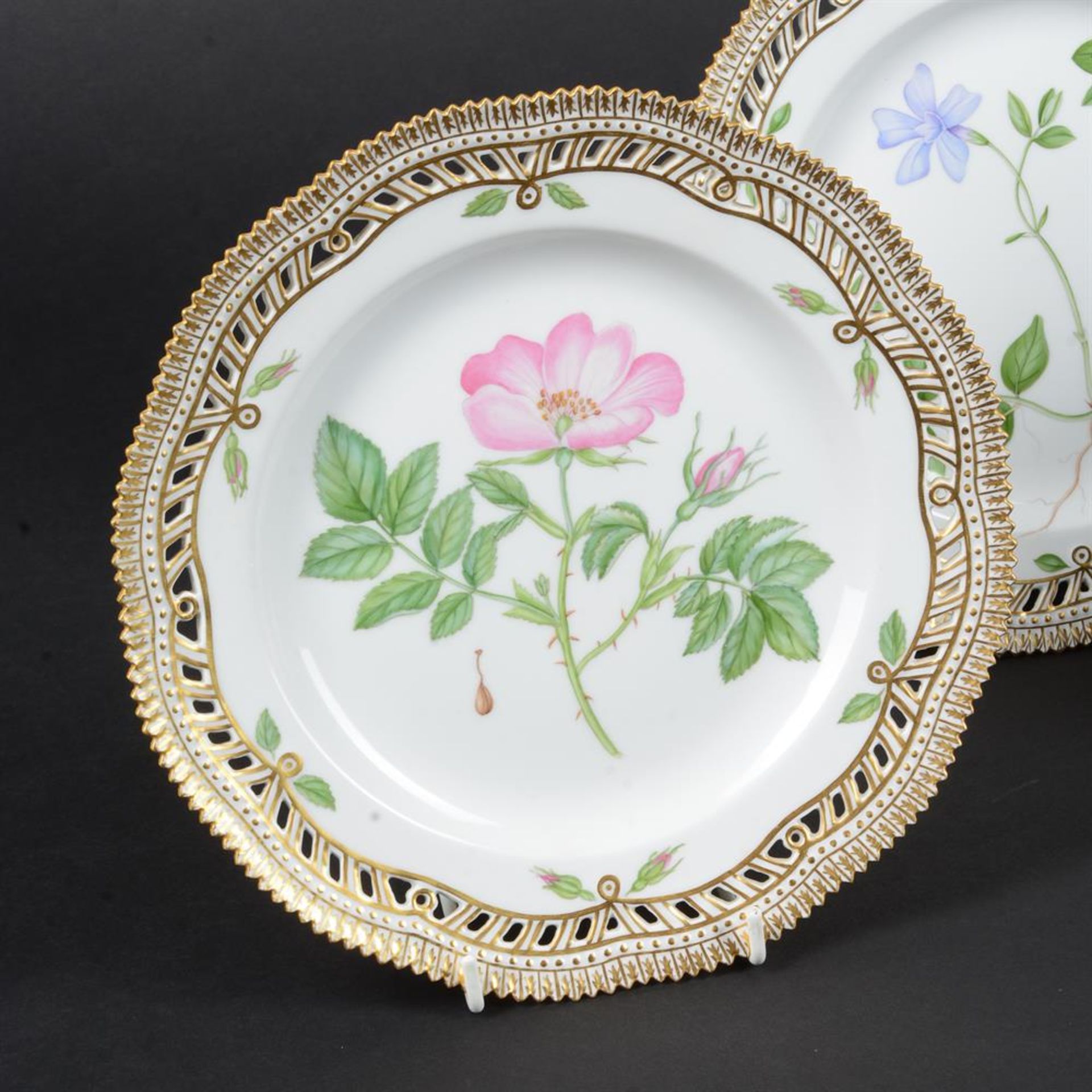 SIX MODERN ROYAL COPENHAGEN FLORA DANICA DESSERT PLATES WITH PIERCED BORDERS - Image 3 of 9