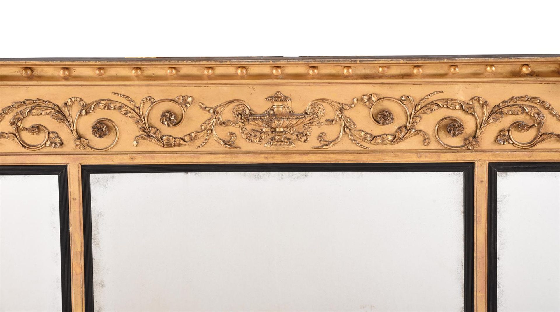 A REGENCY GILTWOOD AND COMPOSITION OVERMANTEL WALL MIRROR - Bild 2 aus 3