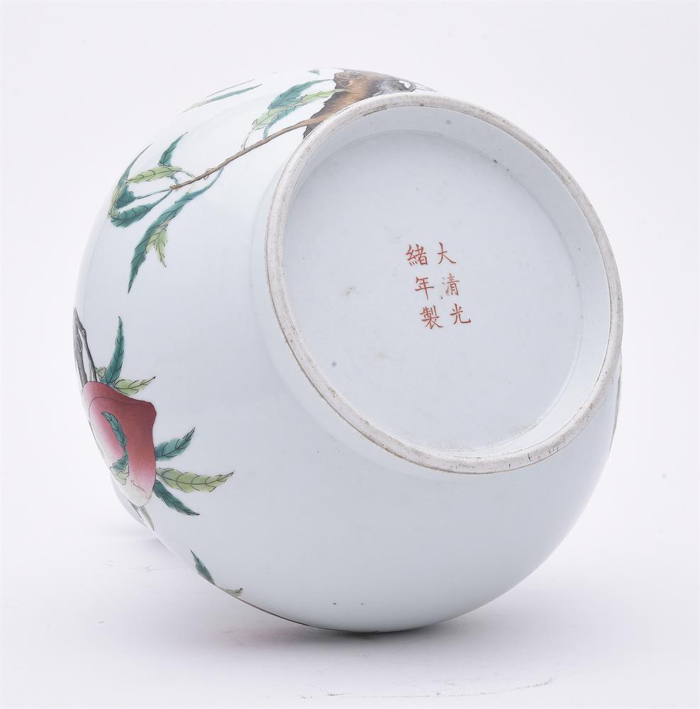 A CHINESE FAMILLE ROSE 'NINE PEACHES' BOTTLE VASE - Image 5 of 5