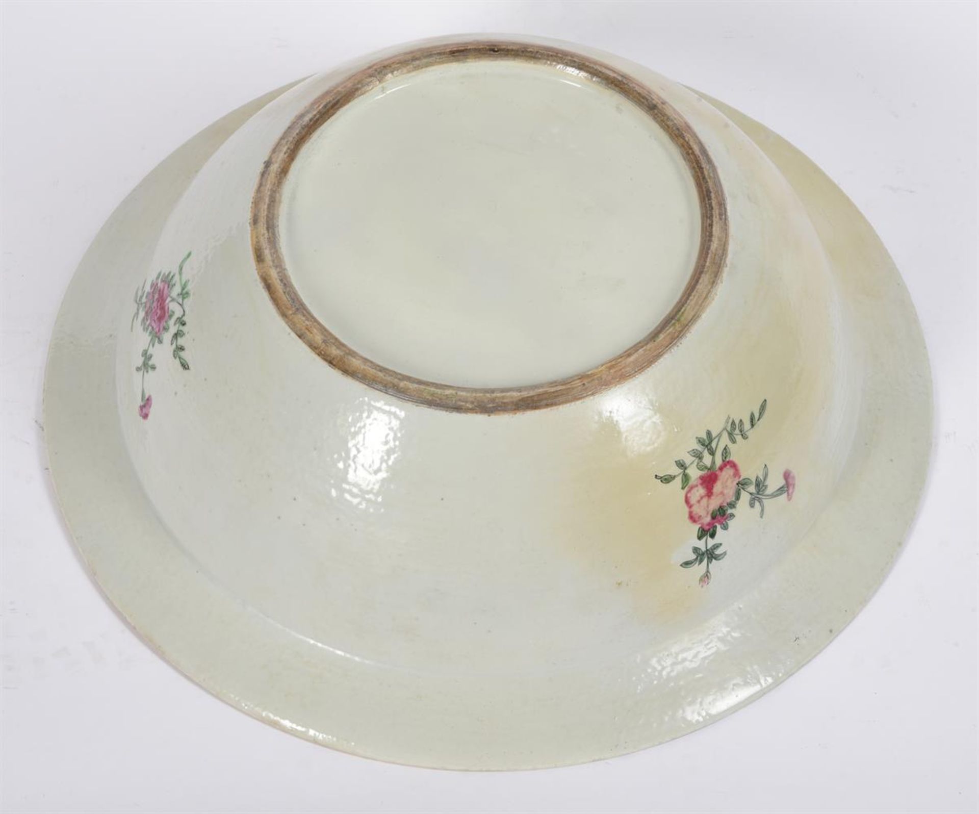 A CANTONESE LARGE BOWL AND BOTTLE VASE QING DYNASTY - Bild 4 aus 6