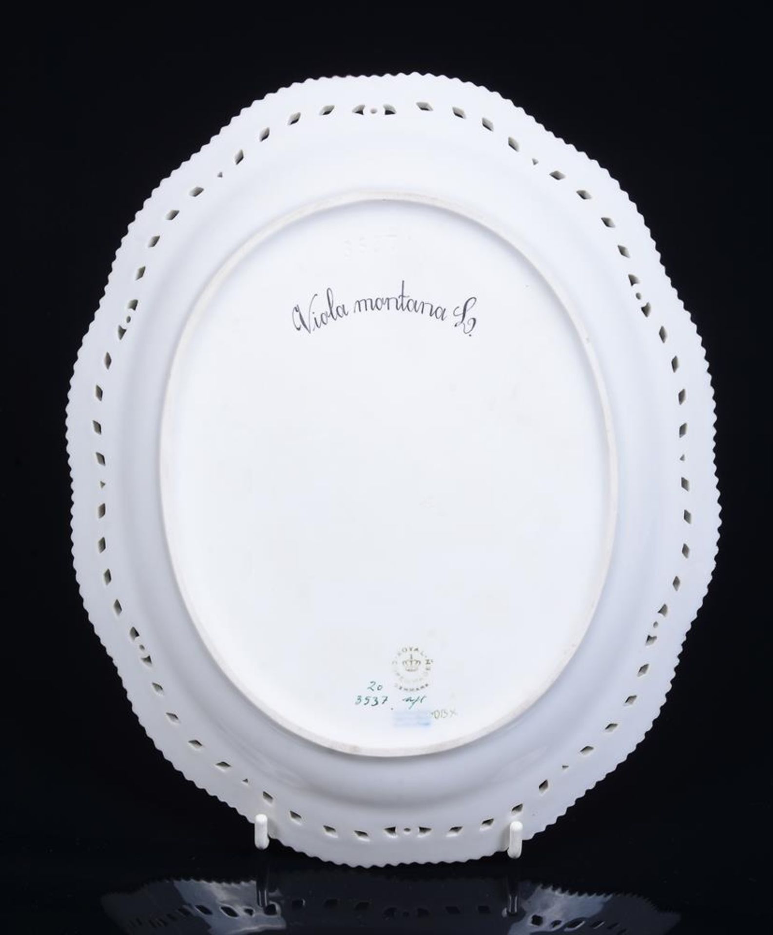 A MODERN ROYAL COPENHAGEN FLORA DANICA PIERCED OVAL DISH - Image 2 of 2