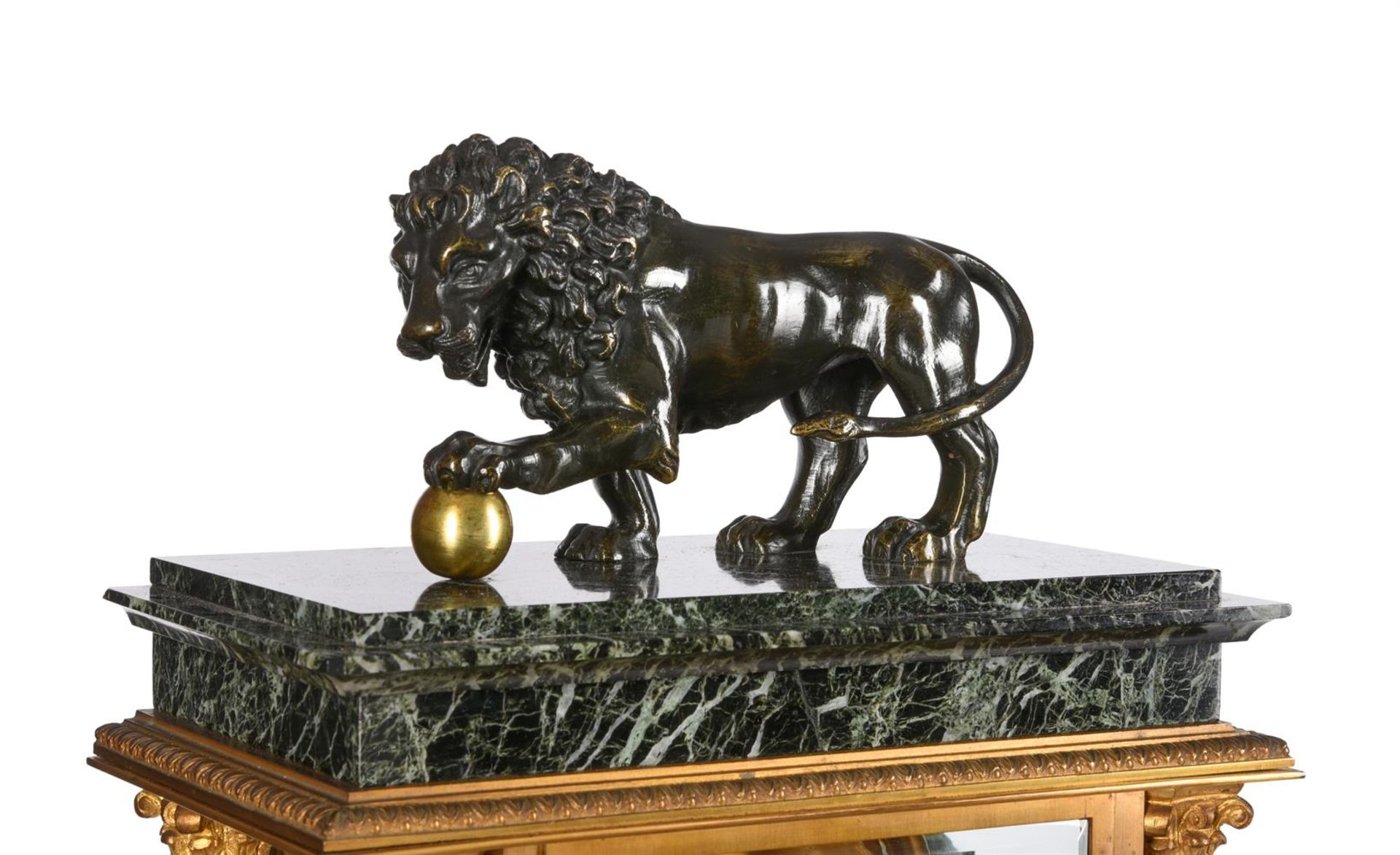 A FINE GILT BRASS, BRONZE AND VERDE ANTICO MARBLE ELECTROMAGNETIC FOUR-GLASS MANTEL TIMEPIECE - Bild 7 aus 7