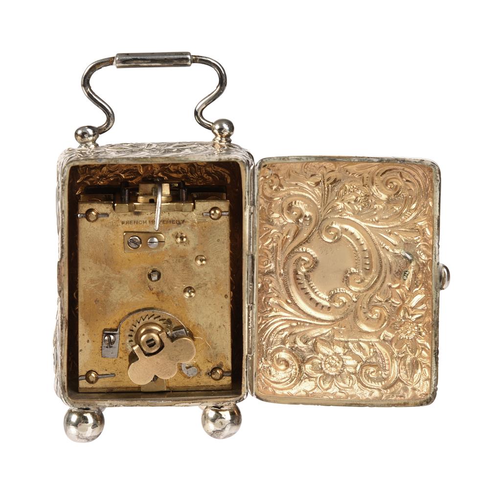 A VICTORIAN SILVER MINIATURE CARRIAGE TIMEPIECE - Image 2 of 4