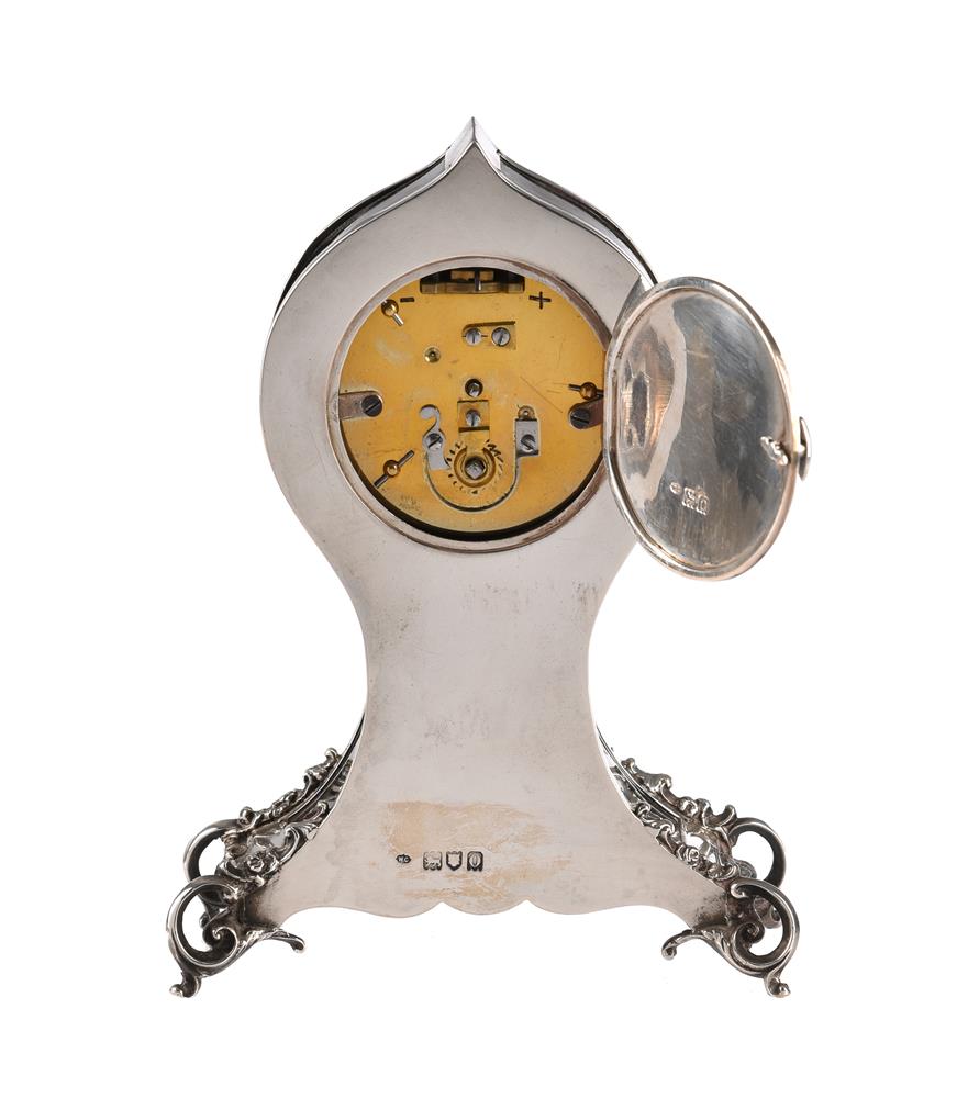 Y AN EDWARDIAN SILVER AND INLAID TORTOISESHELL BALLOON-SHAPED MANTEL TIMEPIECE - Image 2 of 4