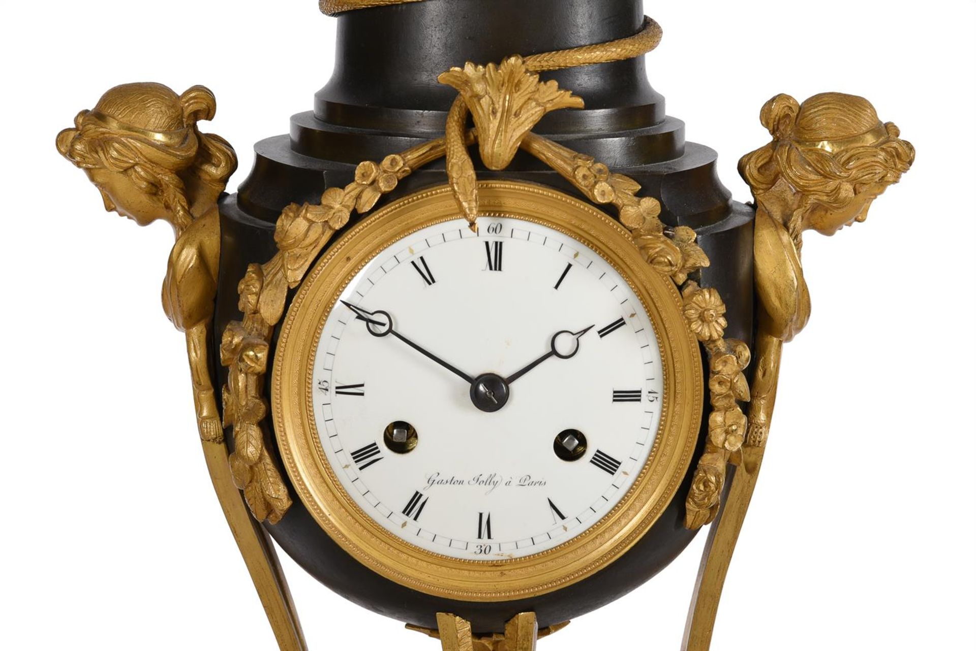 A FRENCH DIRECTOIRE PATINATED BRONZE, ORMOLU AND CARRARA MARBLE MANTEL CLOCK - Bild 2 aus 3