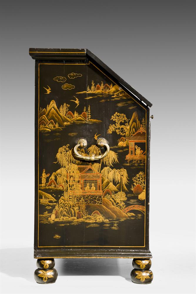 A BLACK LACQUER AND GILT CHINOISERIE DECORATED BUREAU, IN QUEEN ANNE STYLE - Image 3 of 10