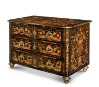 A CONTINENTAL EBONISED AND MARQUETRY COMMODE, EARLY 18TH CENTURY