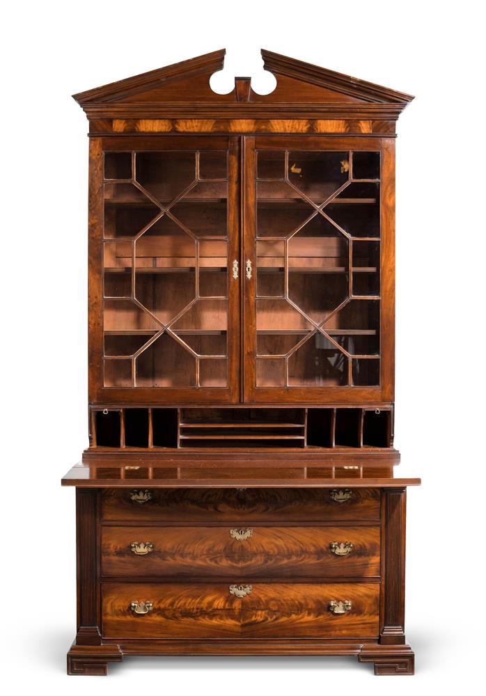 A GEORGE II MAHOGANY SECRÉTAIRE BOOKCASE, IN THE MANNER OF WILLIAM HALLETT - Image 2 of 5