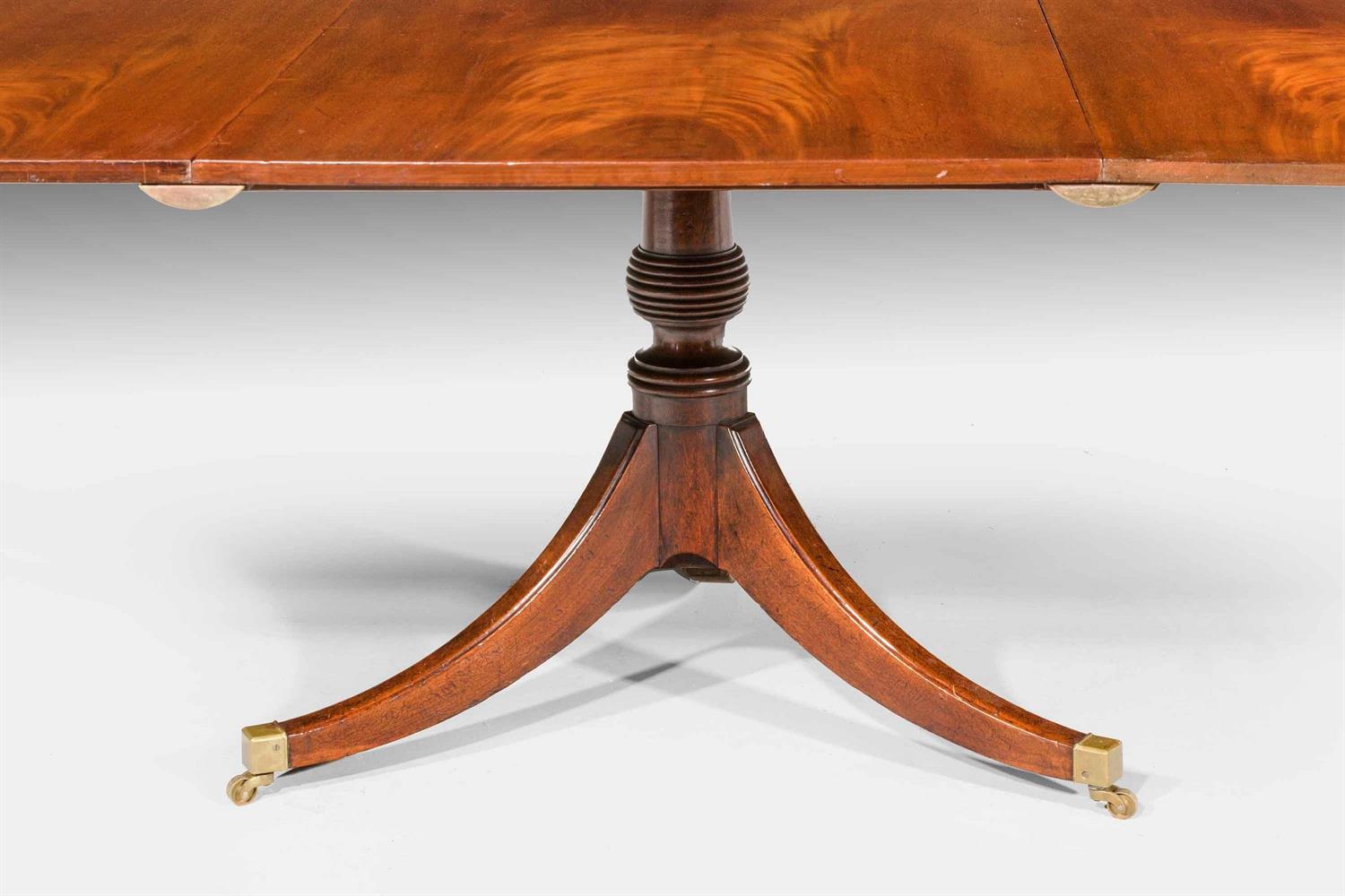 A MAHOGANY FIVE PILLAR DINING TABLE, CIRCA 1790 AND LATER - Image 3 of 18