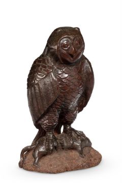 A CARVED WOOD FIGURE OF AN OWL, POSSIBLY SWISS, EARLY 20TH CENTURY