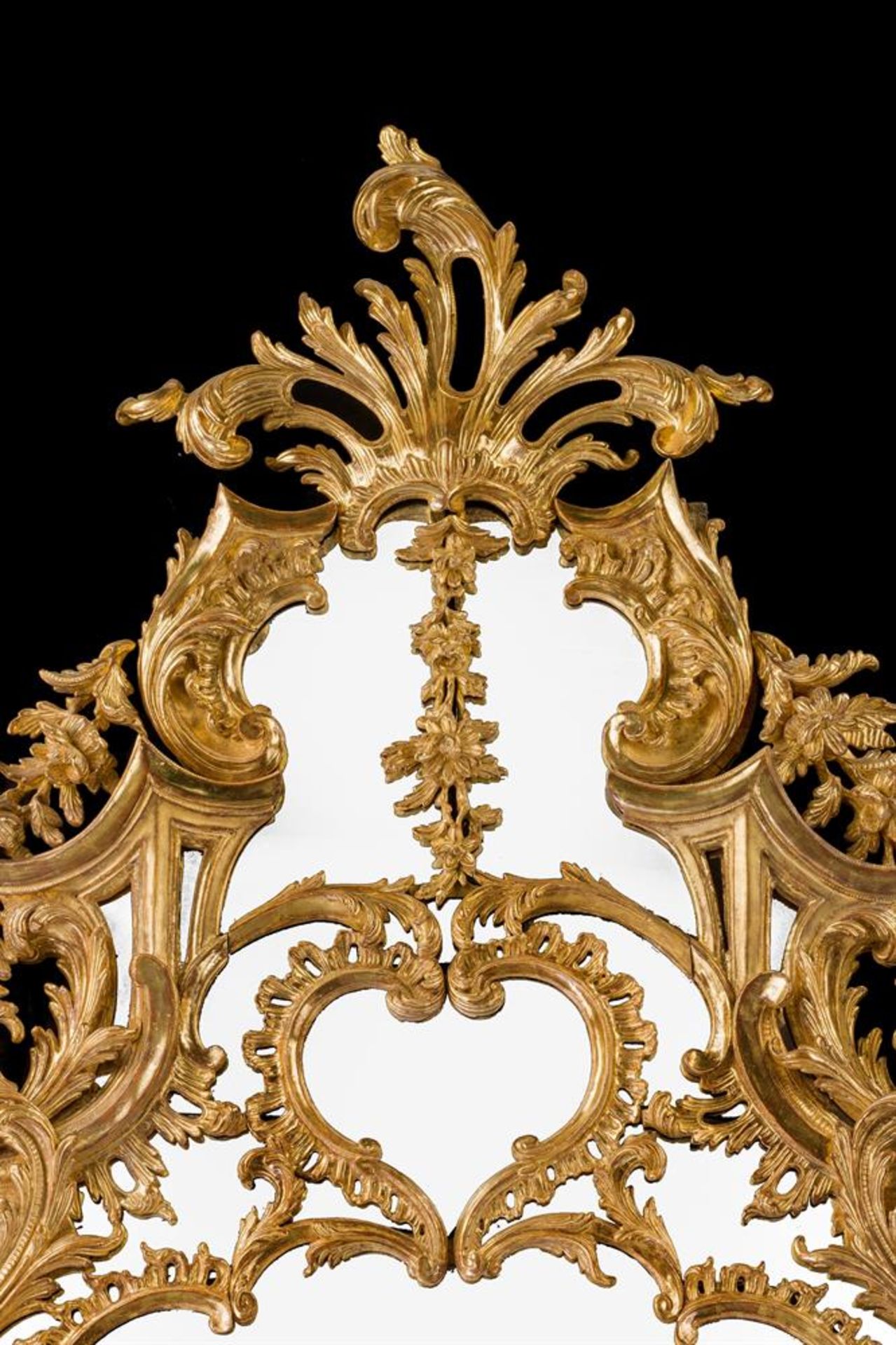 A PAIR OF MONUMENTAL CARVED GILTWOOD PIER MIRRORS, LATE 18TH OR 19TH CENTURY - Bild 4 aus 13