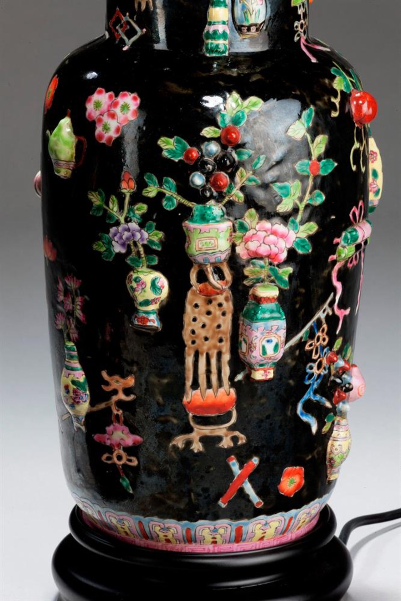 A PAIR OF CHINESE BLACK-GROUND FAMILLE ROSE VASES, 19TH CENTURY - Image 3 of 3