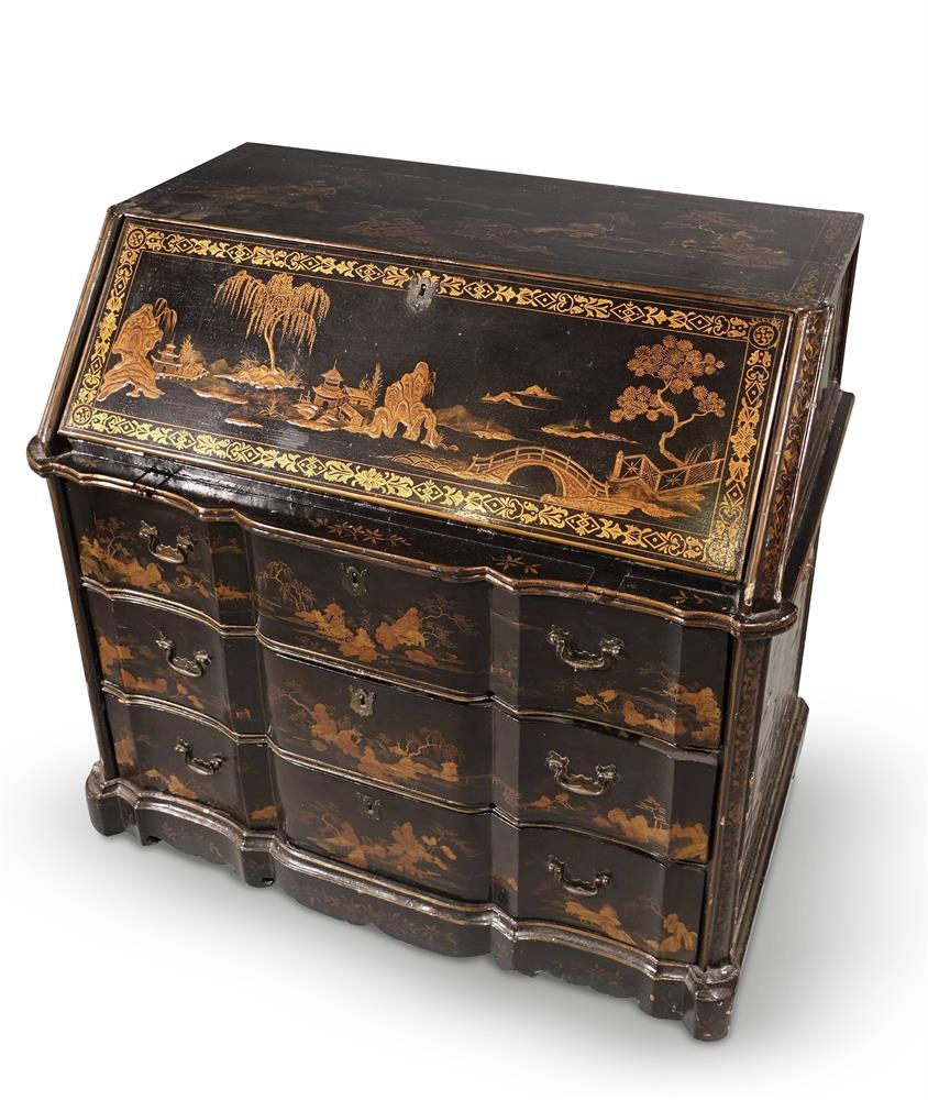 A GEORGE II BLACK LACQUER AND GILT CHINOISERIE DECORATED BUREAU, CIRCA 1740 - Image 2 of 2