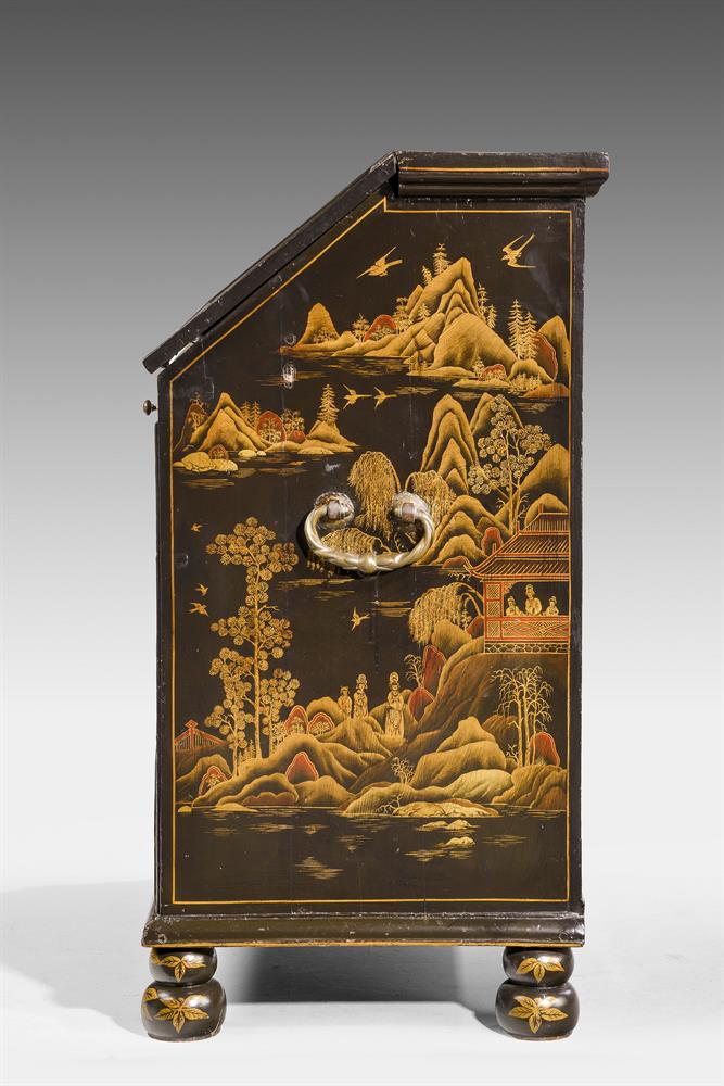A BLACK LACQUER AND GILT CHINOISERIE DECORATED BUREAU, IN QUEEN ANNE STYLE - Image 6 of 10
