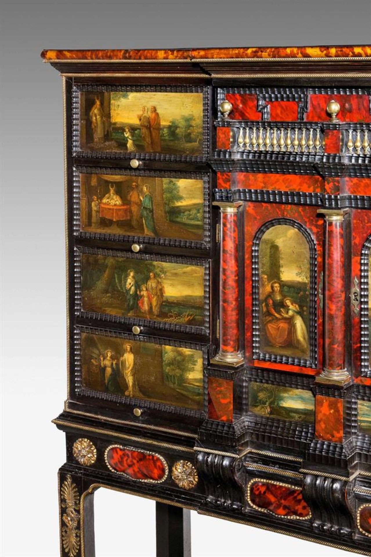 Y Y A FLEMISH EBONY, TORTOISESHELL, PAINTED AND GILT METAL MOUNTED CABINET ON STAND - Bild 3 aus 7