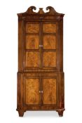 Y A GEORGE III MAHOGANY STANDING CORNER CUPBOARD, CIRCA 1780