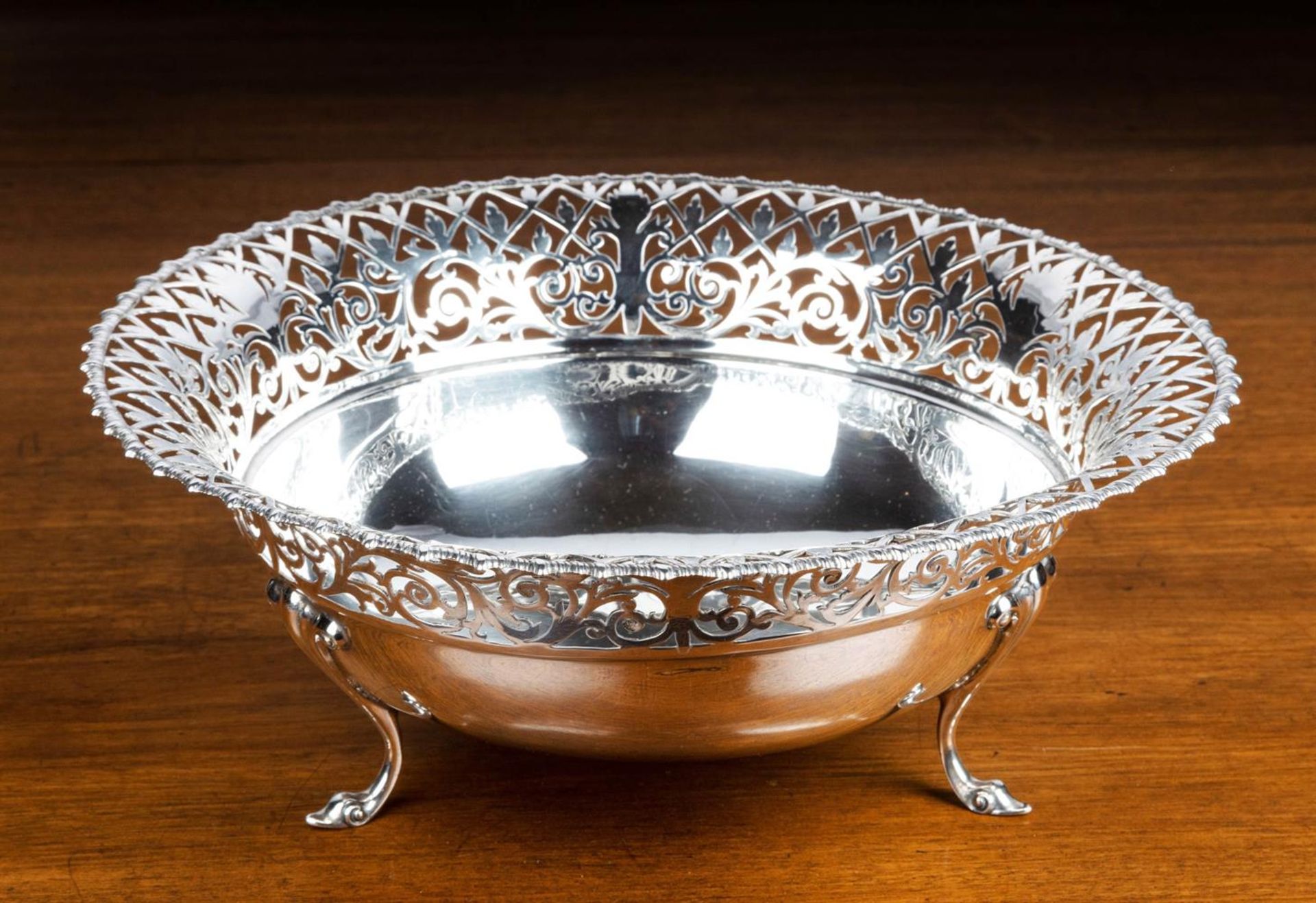 A SILVER CIRCULAR PIECED SILVER BOWL, JAMES DIXON AND SONS, SHEFFIELD 1916