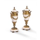 A PAIR OF WHITE MARBLE AND ORMOLU PEDESTAL URNS, PROBABLY ITALIAN, MID 20TH CENTURY