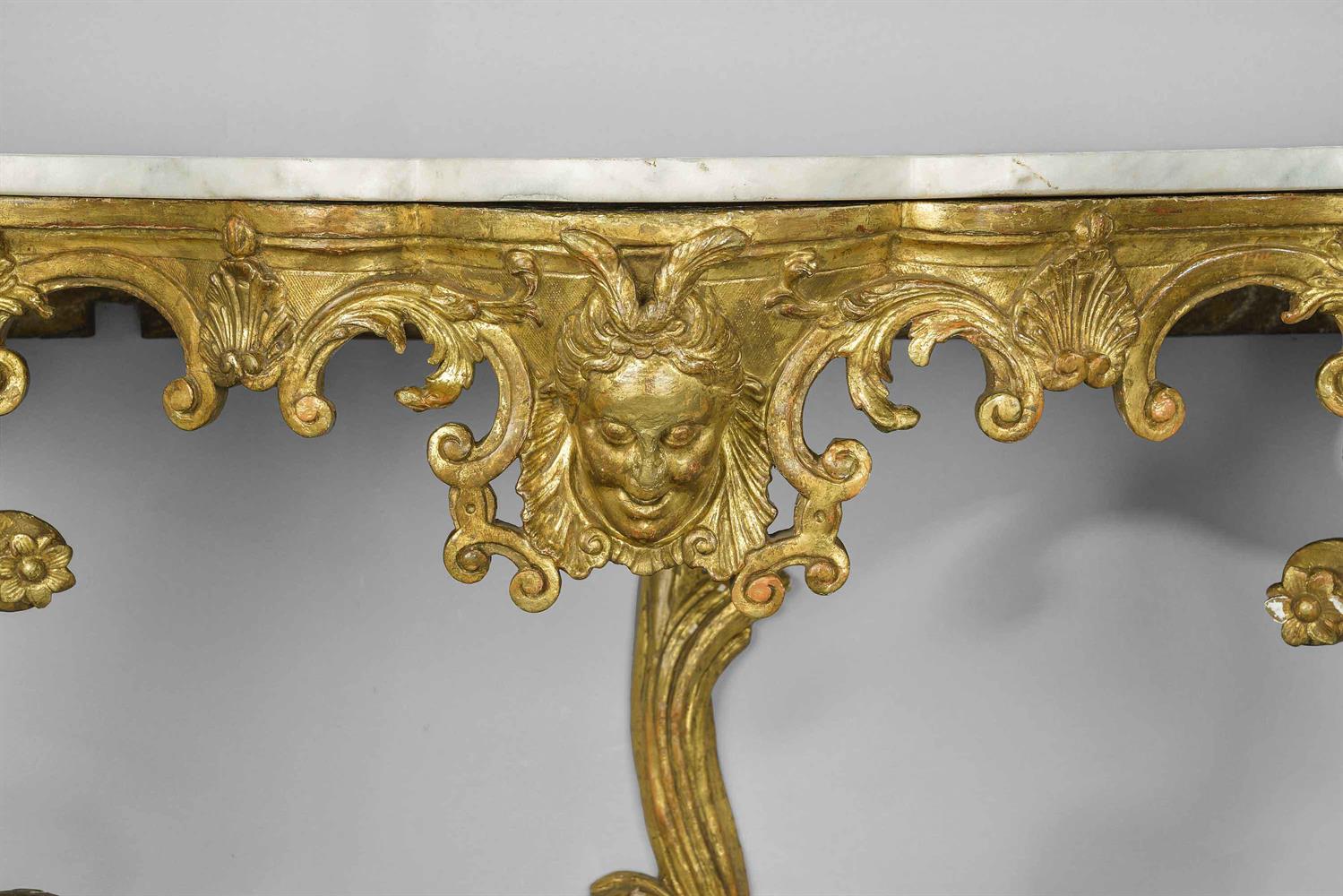 AN ITALIAN CARVED GILTWOOD SERPENTINE CONSOLE TABLE, 18TH CENTURY - Image 3 of 6