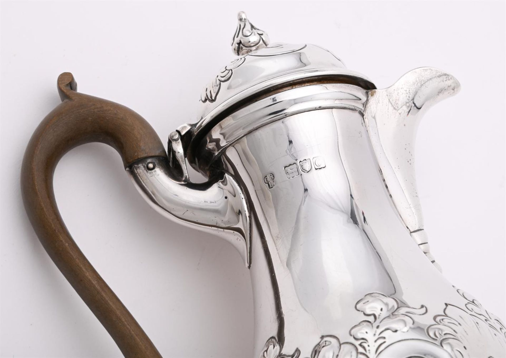 A LATE VICTORIAN SILVER BALUSTER HOT WATER POT - Image 2 of 2