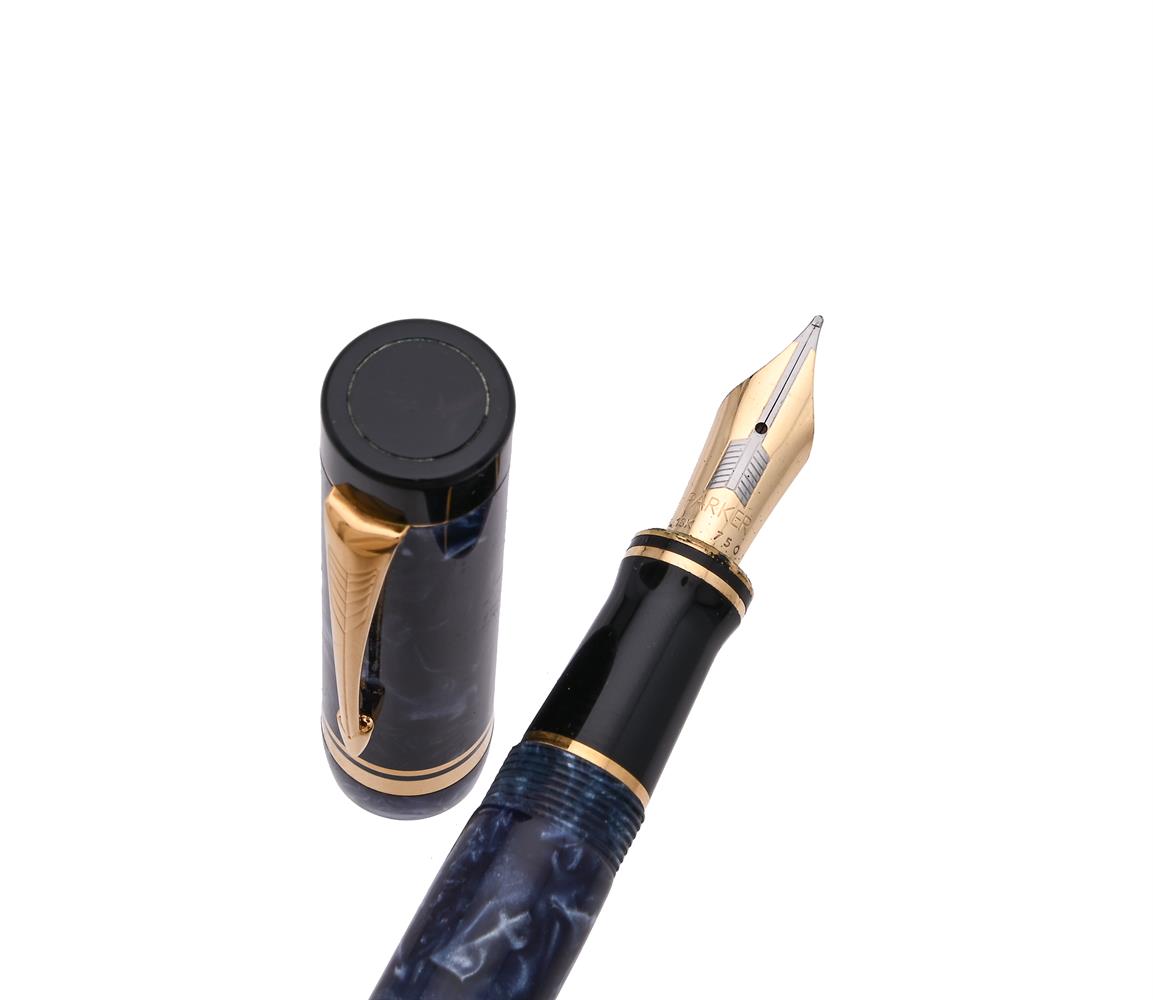 PARKER, DUOFOLD, A MARBLED FOUNTAIN PEN - Image 2 of 3