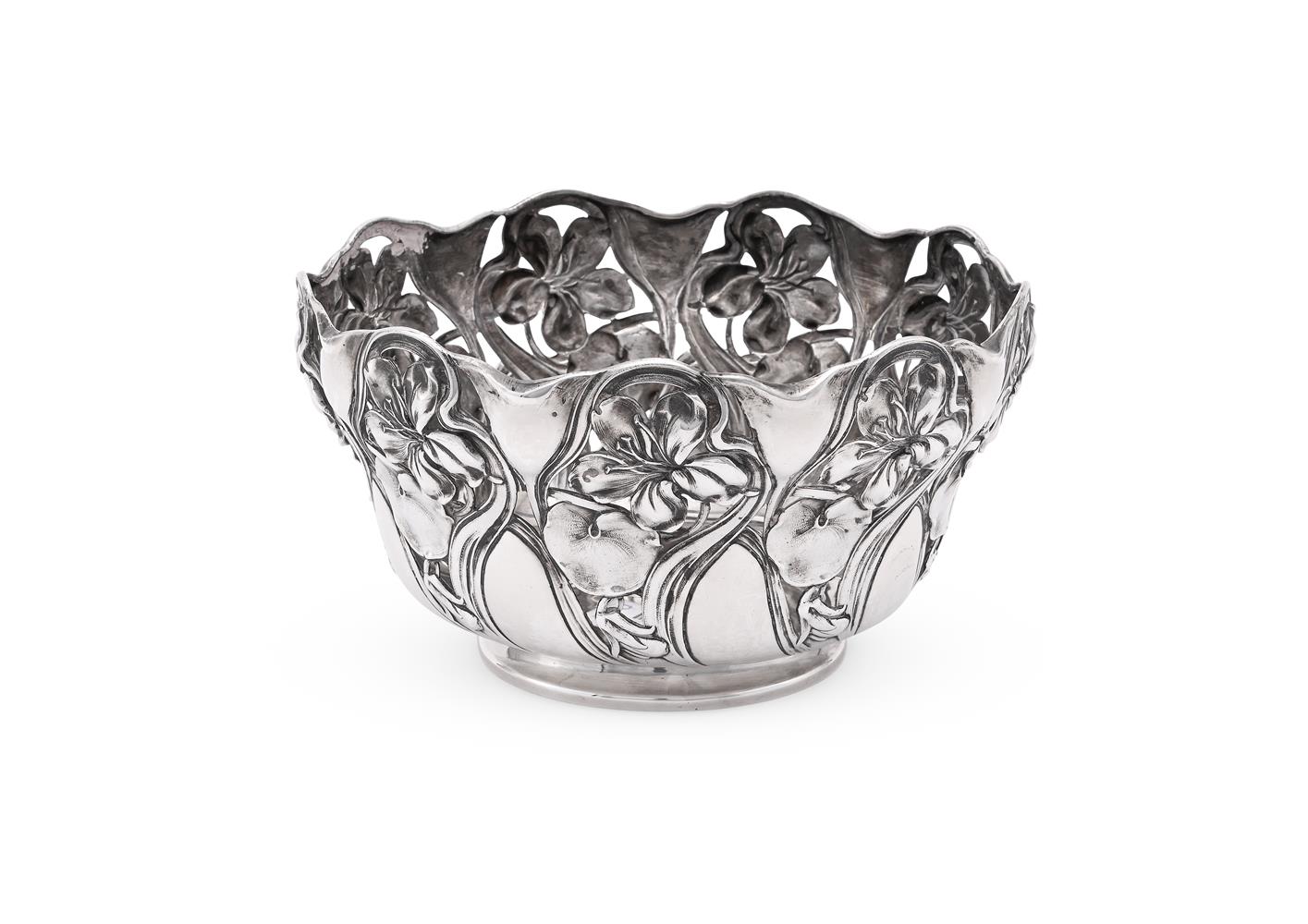 AN ART NOUVEAU SILVER SHAPED CIRCULAR BOWL