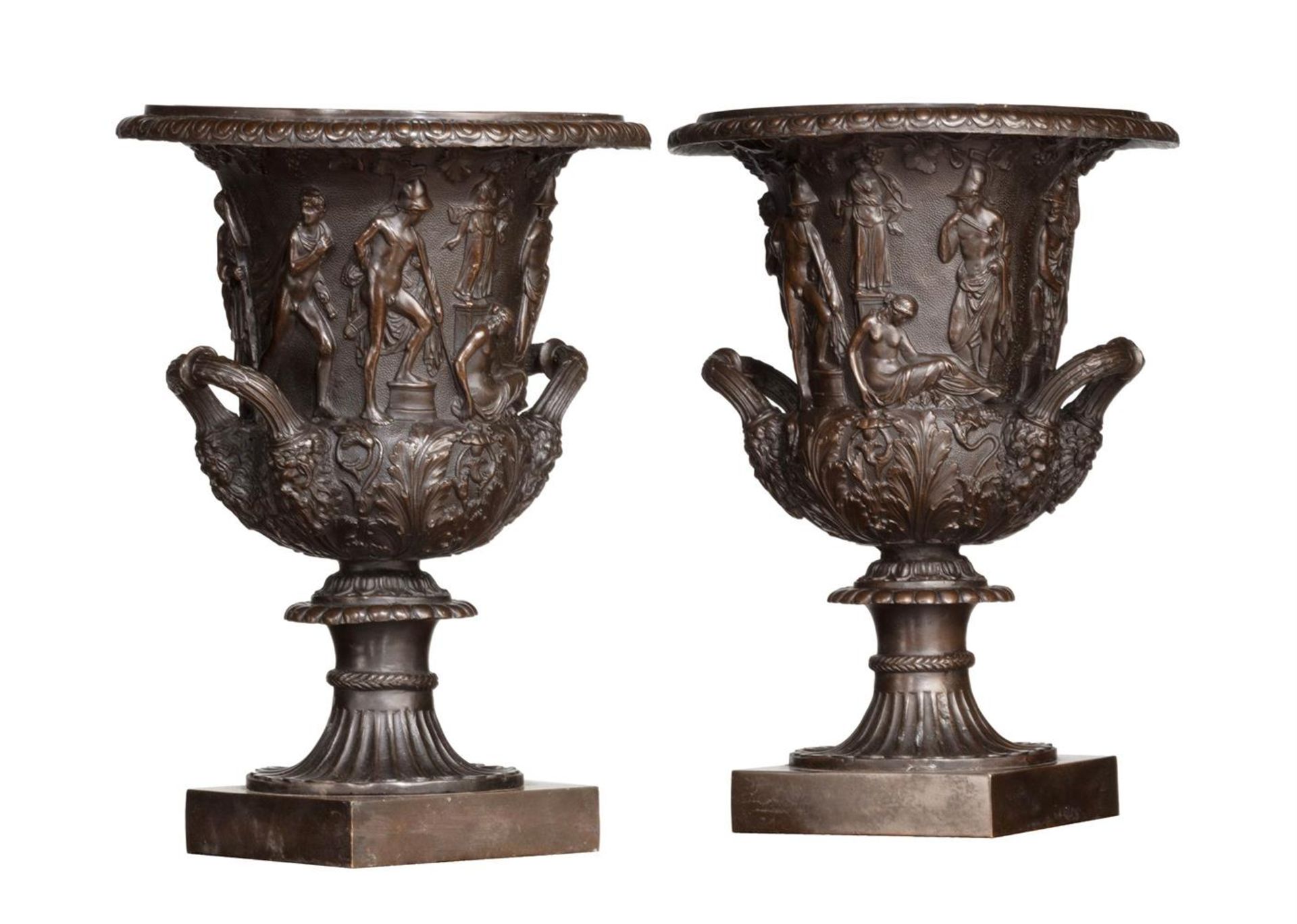 A PAIR OF 'GRAND TOUR' BRONZE MEDICI AND BORGHESE URNS, LATE 19TH CENTURY - Bild 2 aus 4
