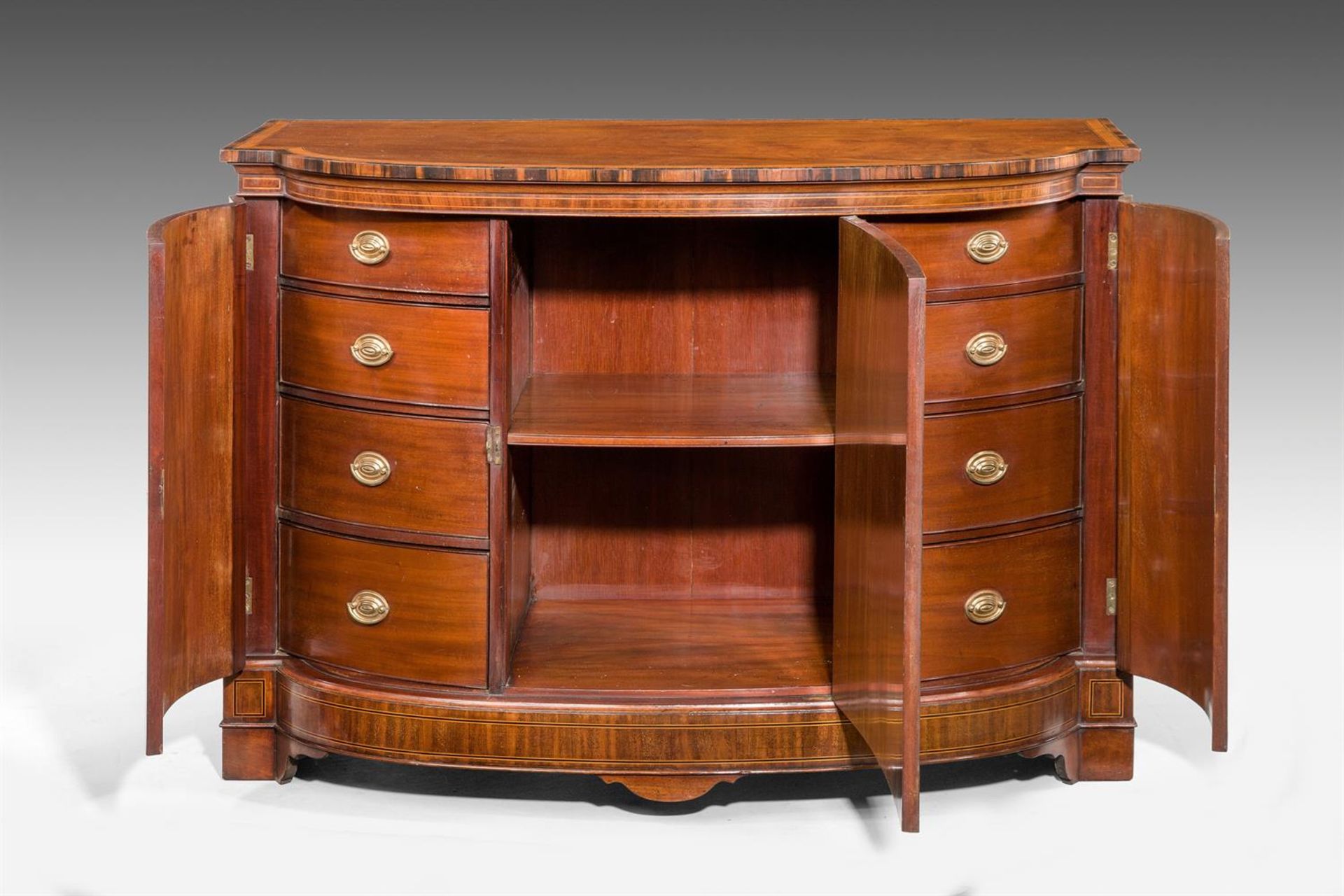 Y AN EDWARDIAN MAHOGANY, SATINWOOD AND ZEBRAWOOD SIDE CABINET, IN GEORGE III STYLE, CIRCA 1905 - Bild 2 aus 4