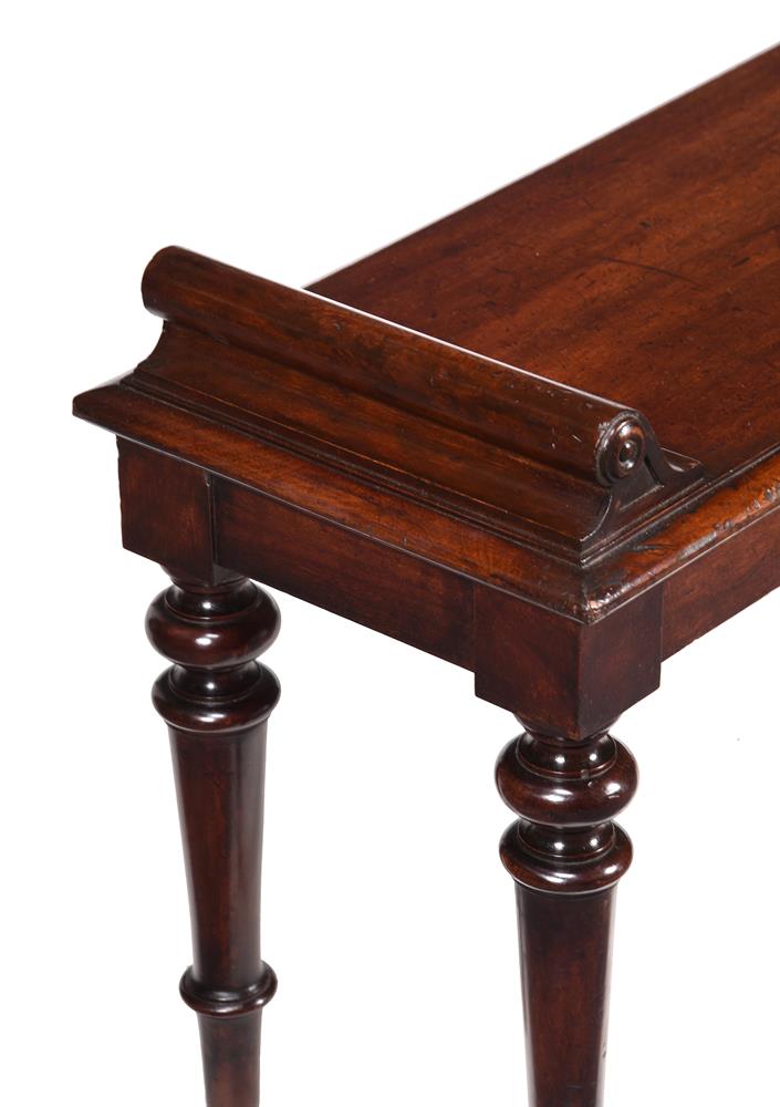 A REGENCY MAHOGANY HALL SEAT, CIRCA 1825 - Image 3 of 4