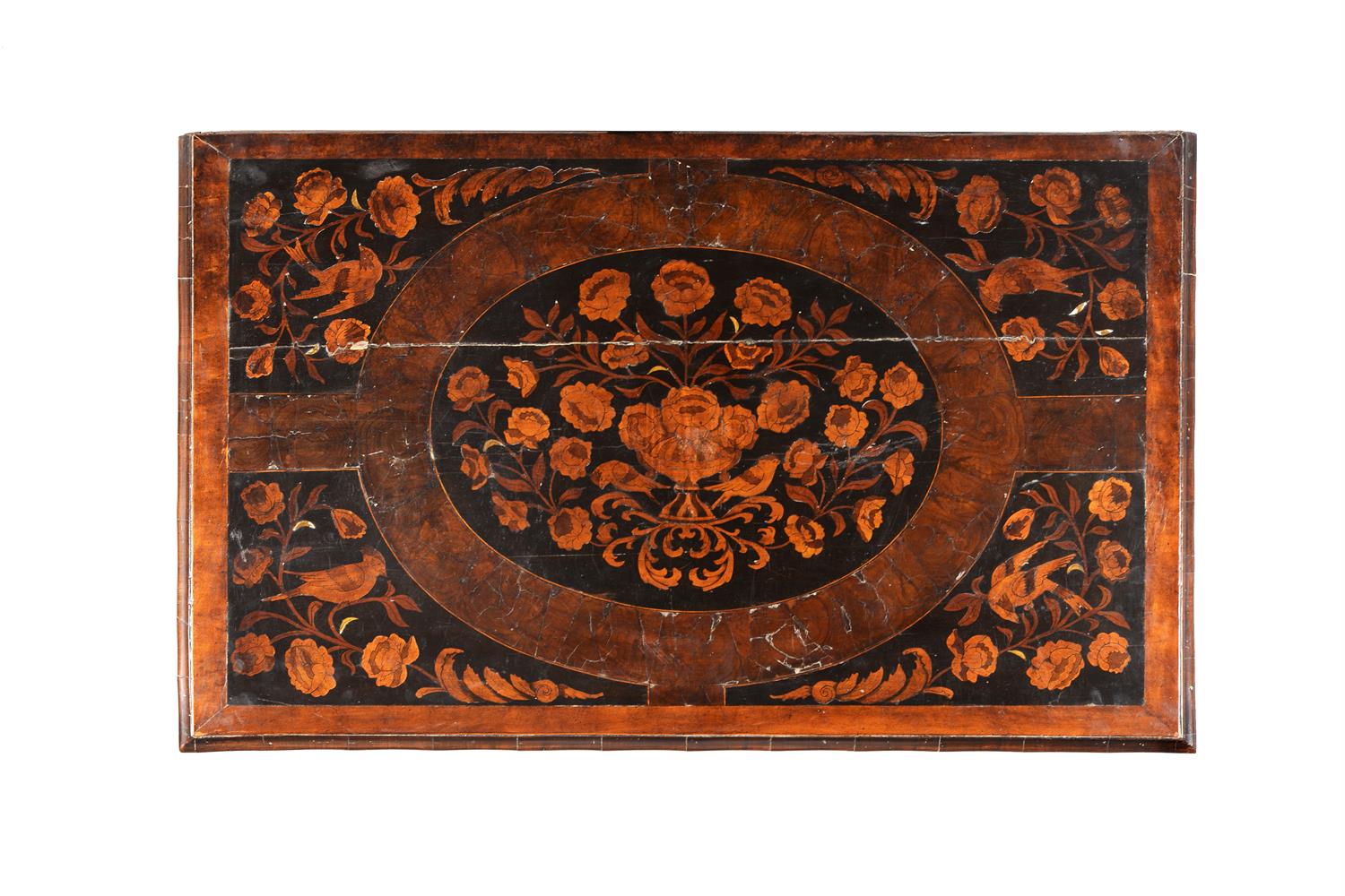 Y A WILLIAM AND MARY WALNUT AND MARQUETRY CHEST OF DRAWERS, CIRCA 1690 - Image 2 of 4
