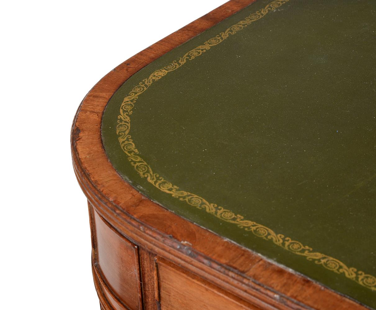 A MAHOGANY WRITING OR LIBRARY TABLE, IN REGENCY STYLE, CIRCA 1880 - Image 4 of 4