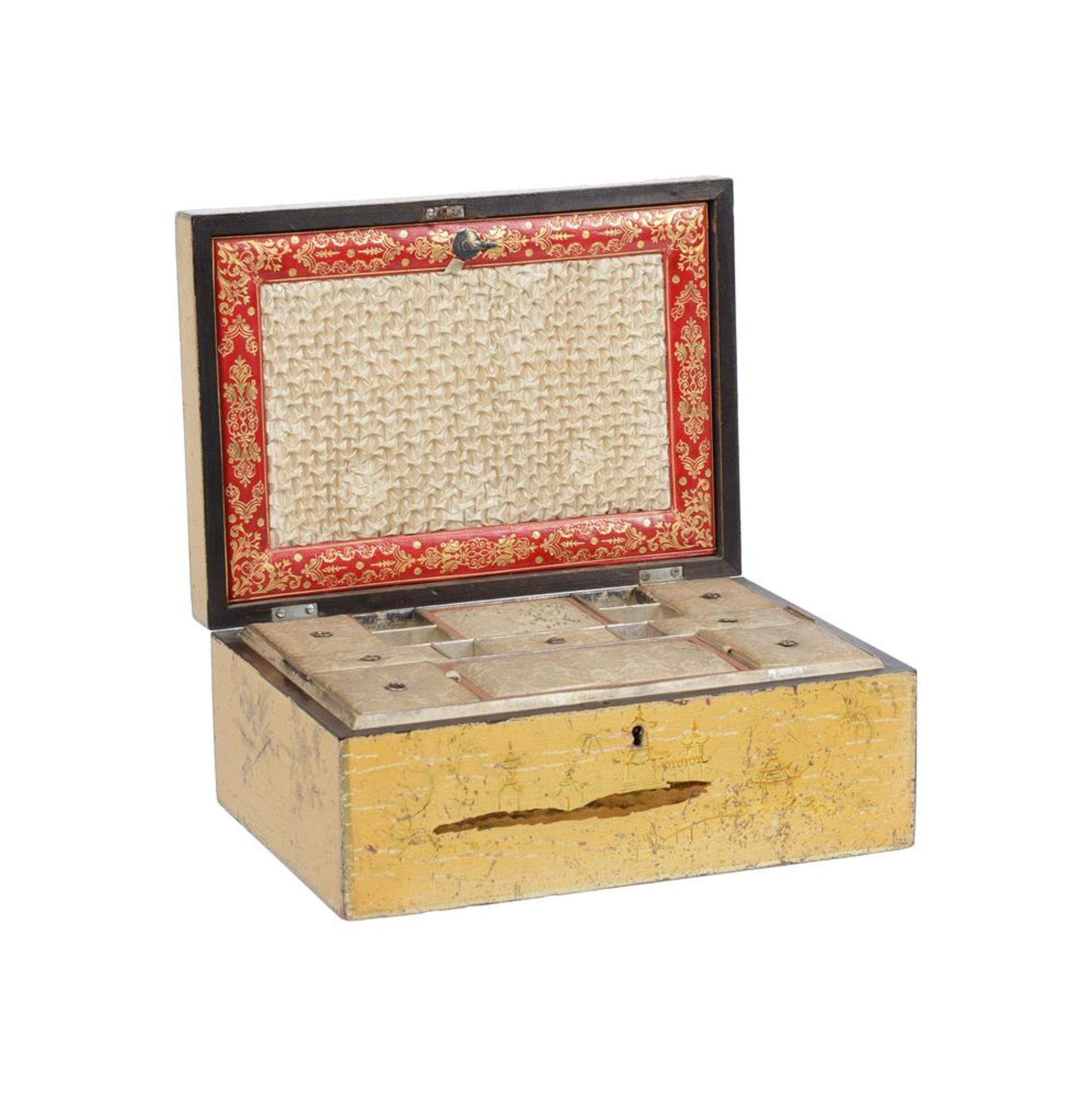 A YELLOW LACQUERED AND CHINOISERIE DECORATED WORK BOX - Image 2 of 5