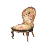 A VICTORIAN WALNUT AND TAPESTRY UPHOLSTERED SIDE CHAIR