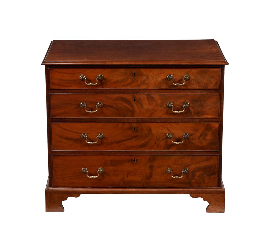 A GEORGE III MAHOGANY CHEST OF DRAWERS