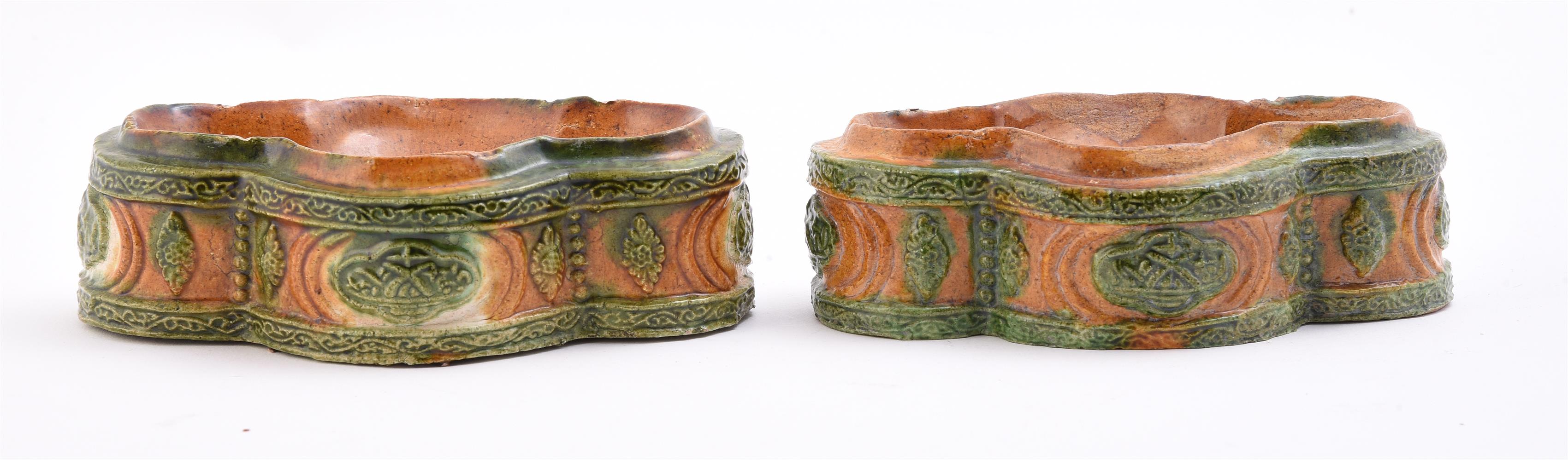 A SET OF TWO SANCAI-GLAZED STACKING QUATRE-LOBED DISHES - Image 3 of 5