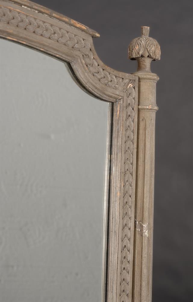 A FRENCH GREY PAINTED CHEVAL MIRROR - Bild 2 aus 3