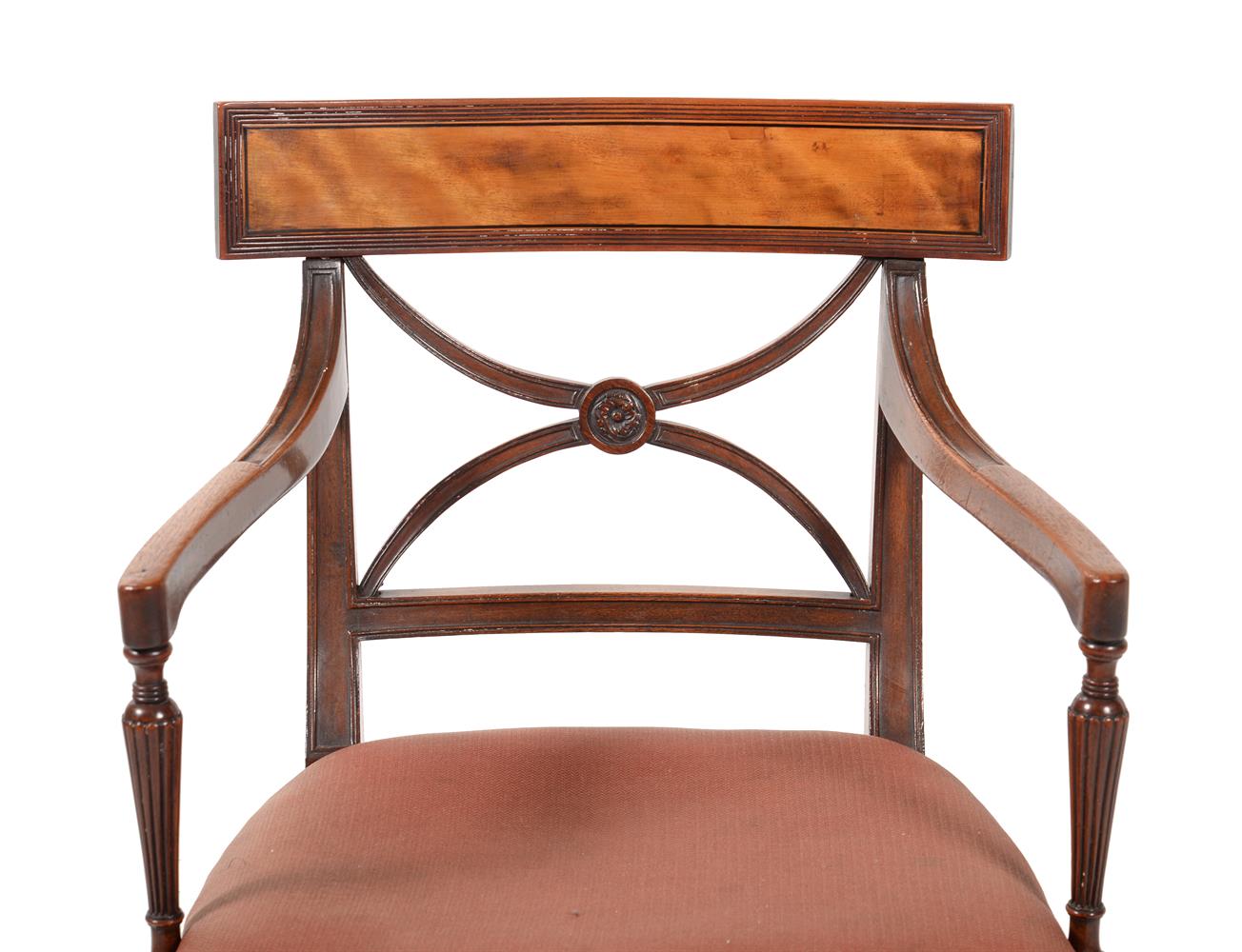 A SET OF EIGHT GEORGE III MAHOGANY AND SATINWOOD DINING CHAIRS - Image 3 of 4