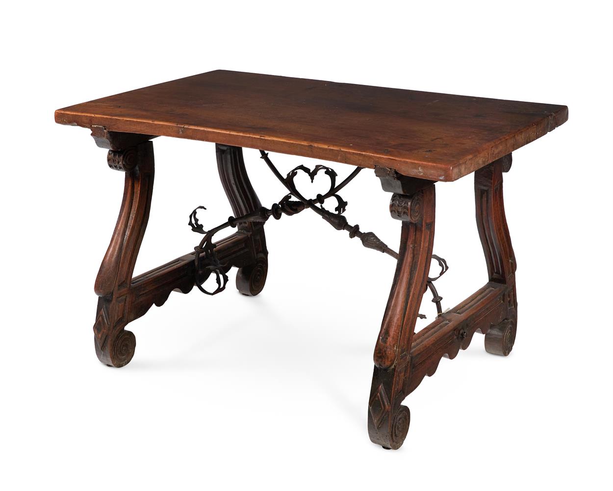 A SPANISH WALNUT TABLE, EARLY 18TH CENTURY AND LATER - Bild 2 aus 2