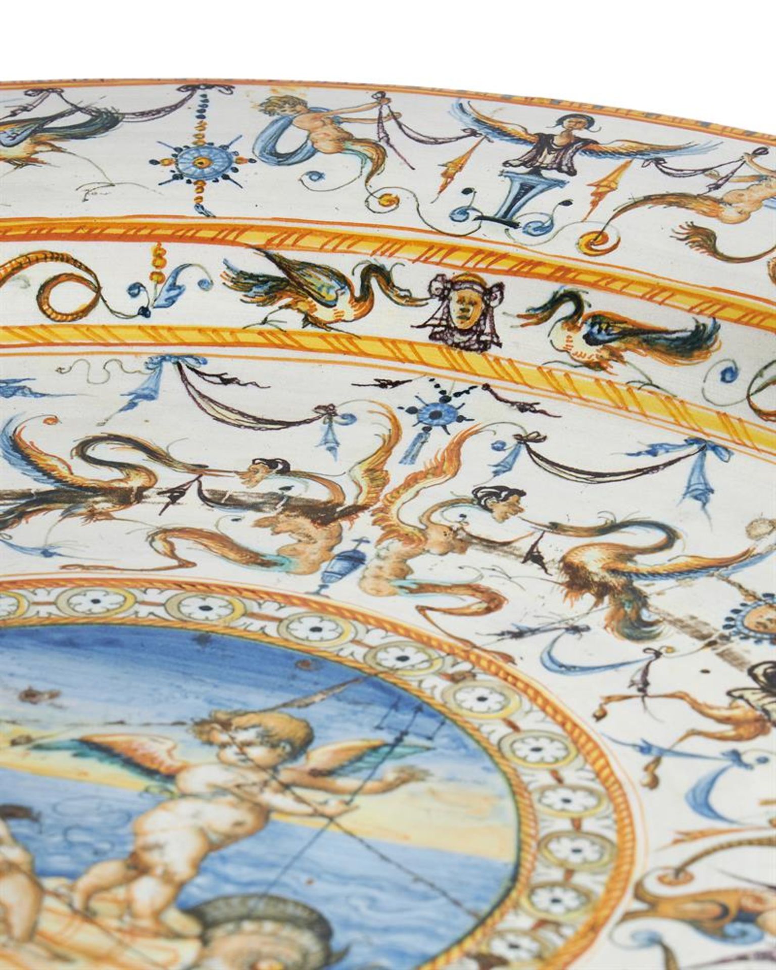 A MAIOLICA CHARGER, LATE 16TH CENTURY/EARLY 17TH CENTURY - Image 8 of 9