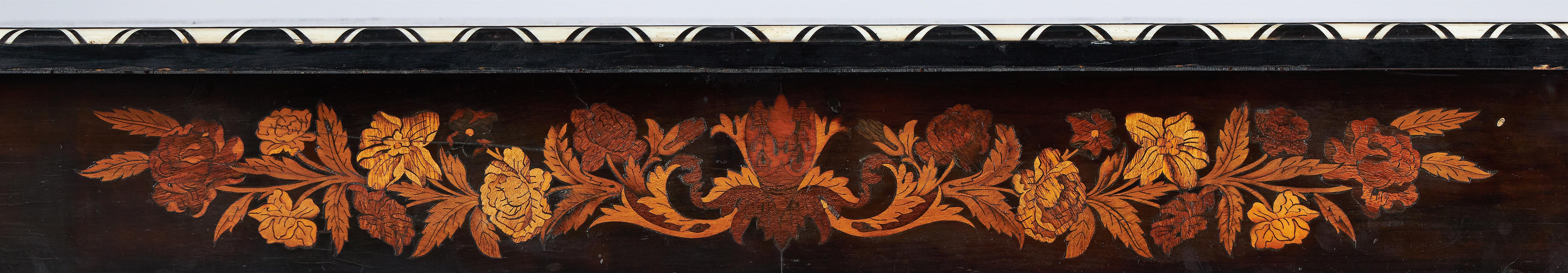 A DUTCH EBONISED, MARQUETRY AND BONE INLAID CENTRE TABLE, FIRST HALF 19TH CENTURY - Bild 8 aus 8