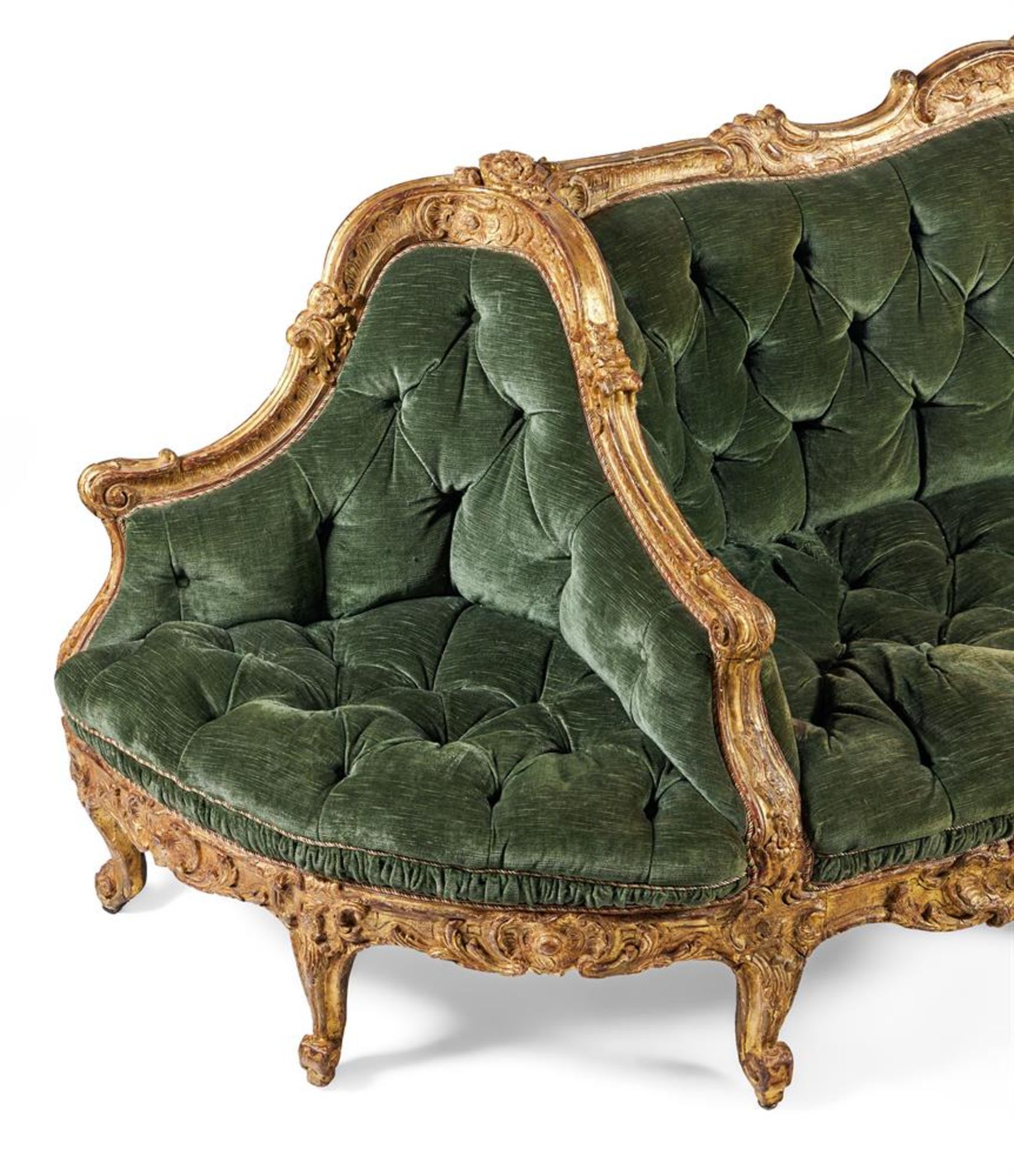 A LARGE CONTINENTAL CARVED GILTWOOD SOFA OR CANAPE A CONFIDENTS, MID 18TH CENTURY - Image 4 of 9