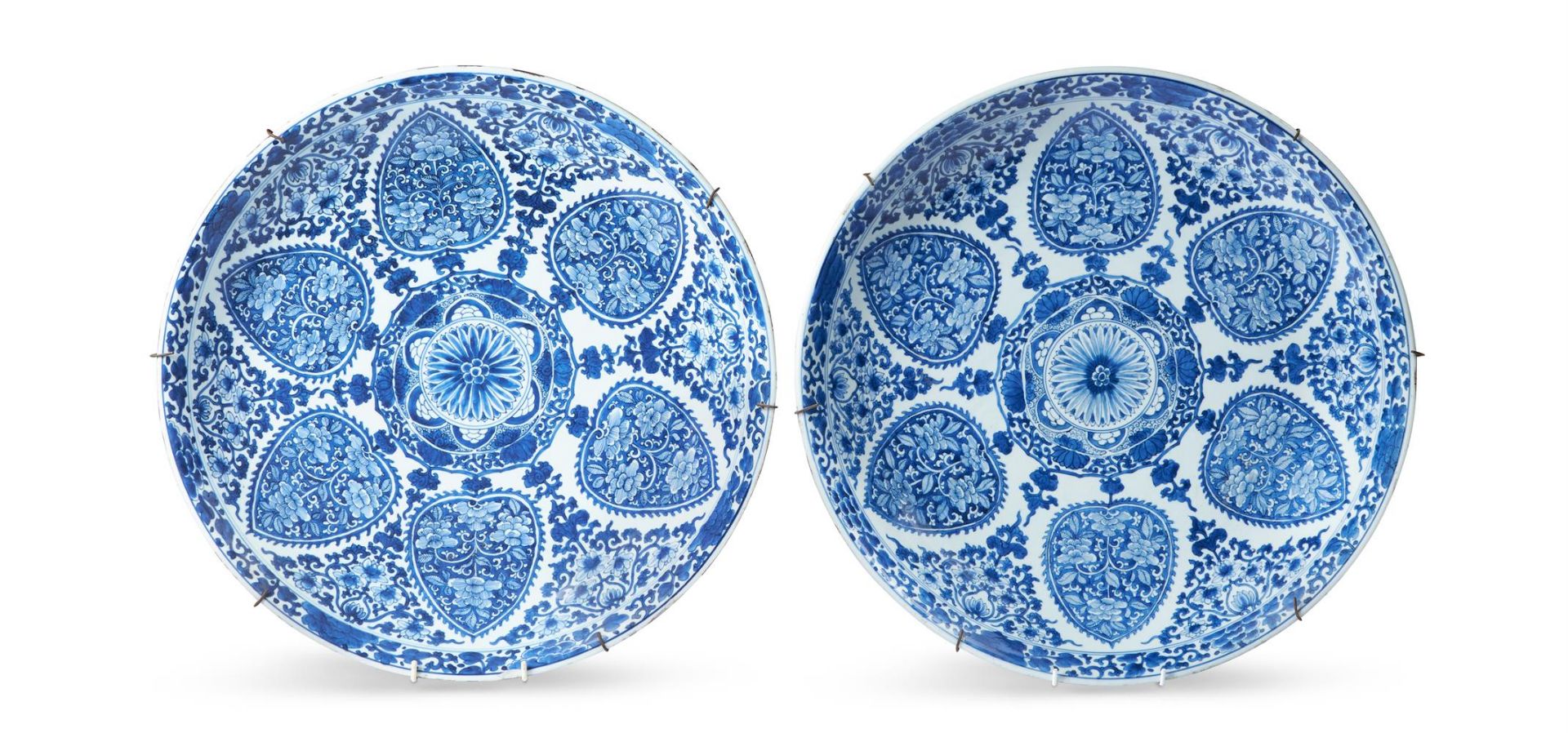 A LARGE PAIR OF BLUE AND WHITE DISHES FOR THE ISLAMIC MARKET, KANGXI PERIOD