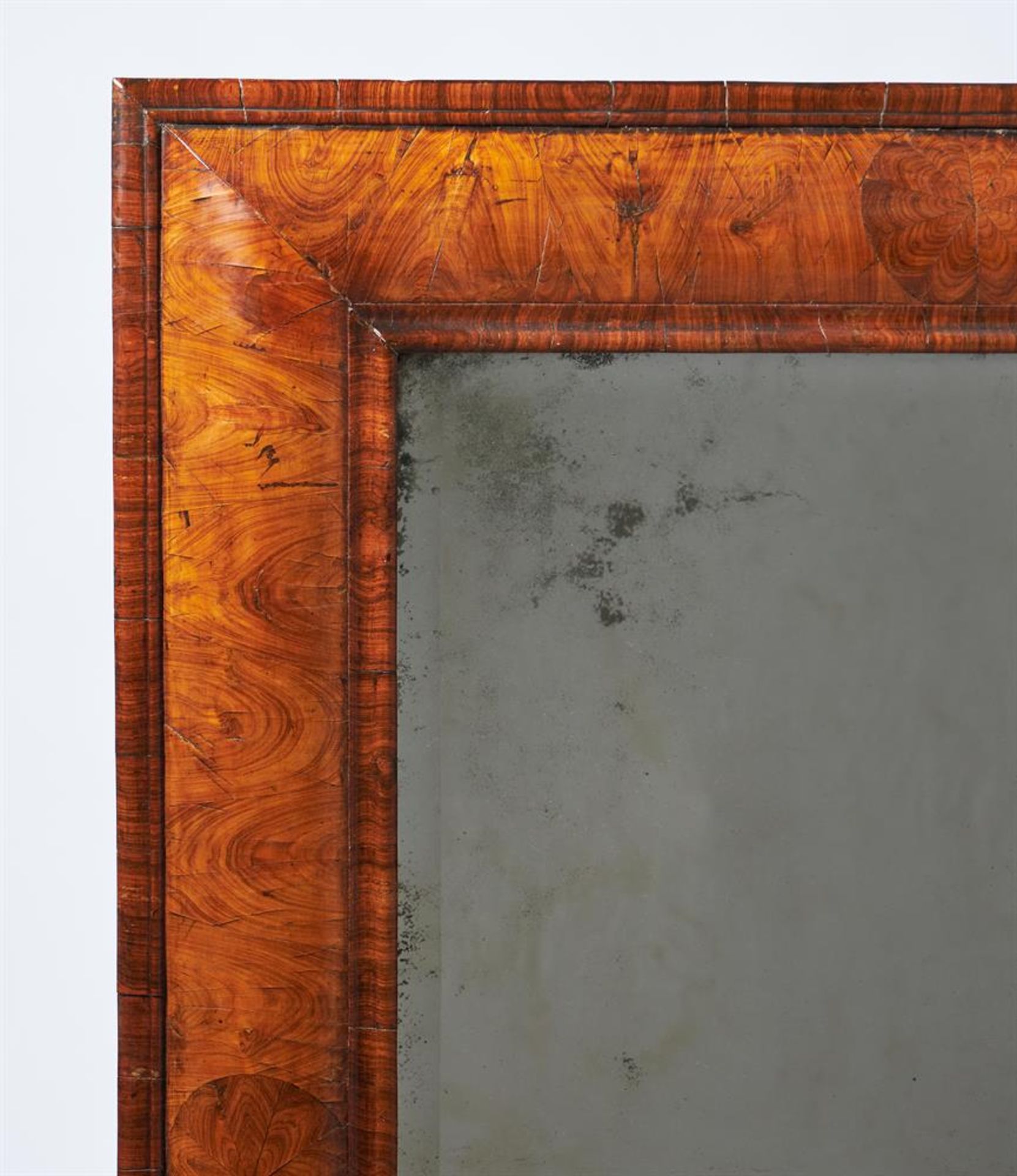 A MATCHED PAIR OF CHARLES II KINGWOOD OYSTER VENEERED WALL MIRRORS, CIRCA 1685 - Image 8 of 8