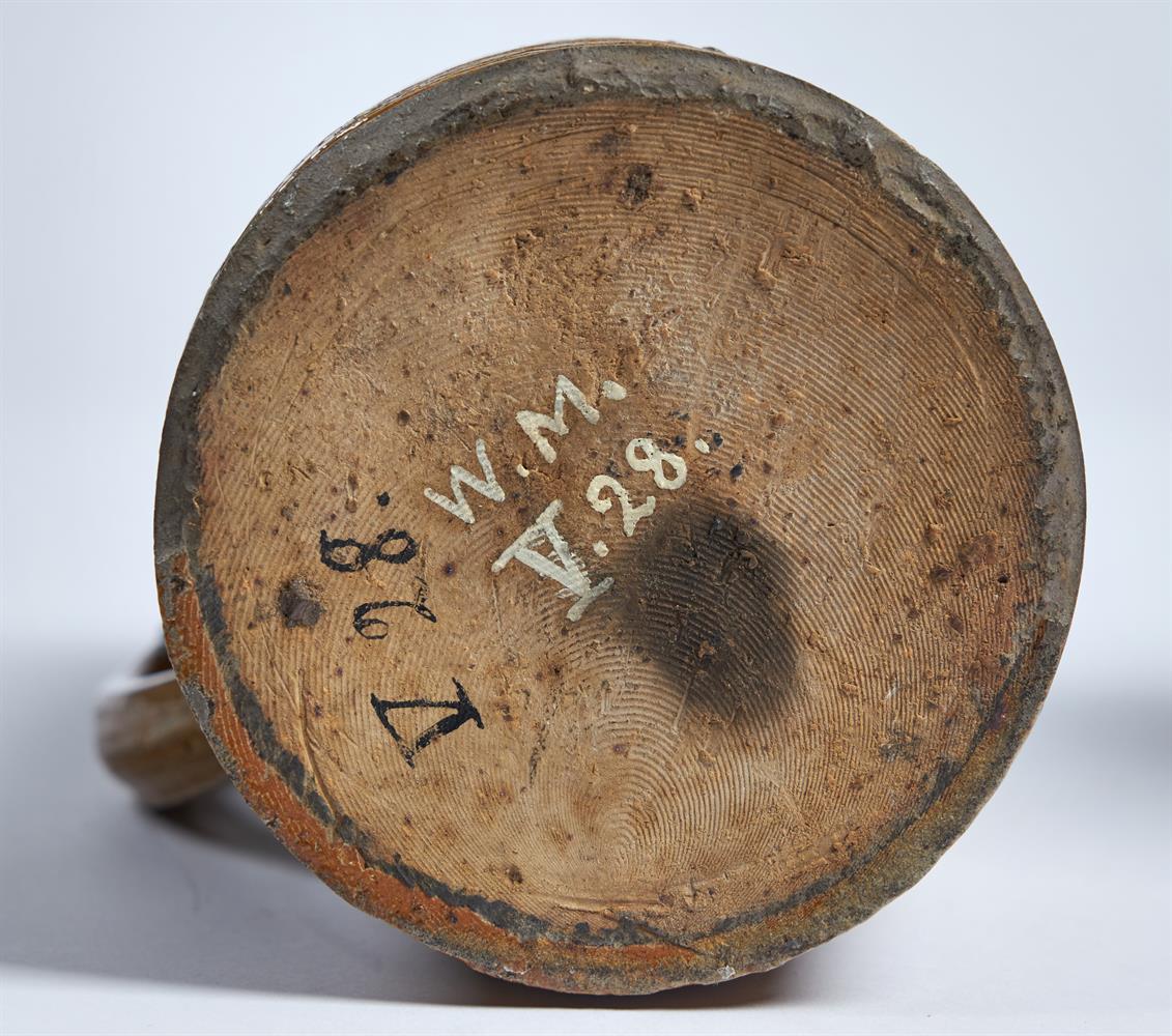 THREE GERMAN STONEWARE PEWTER-MOUNTED TANKARDS AND HINGED COVERS, 17TH/18TH CENTURY - Image 5 of 6