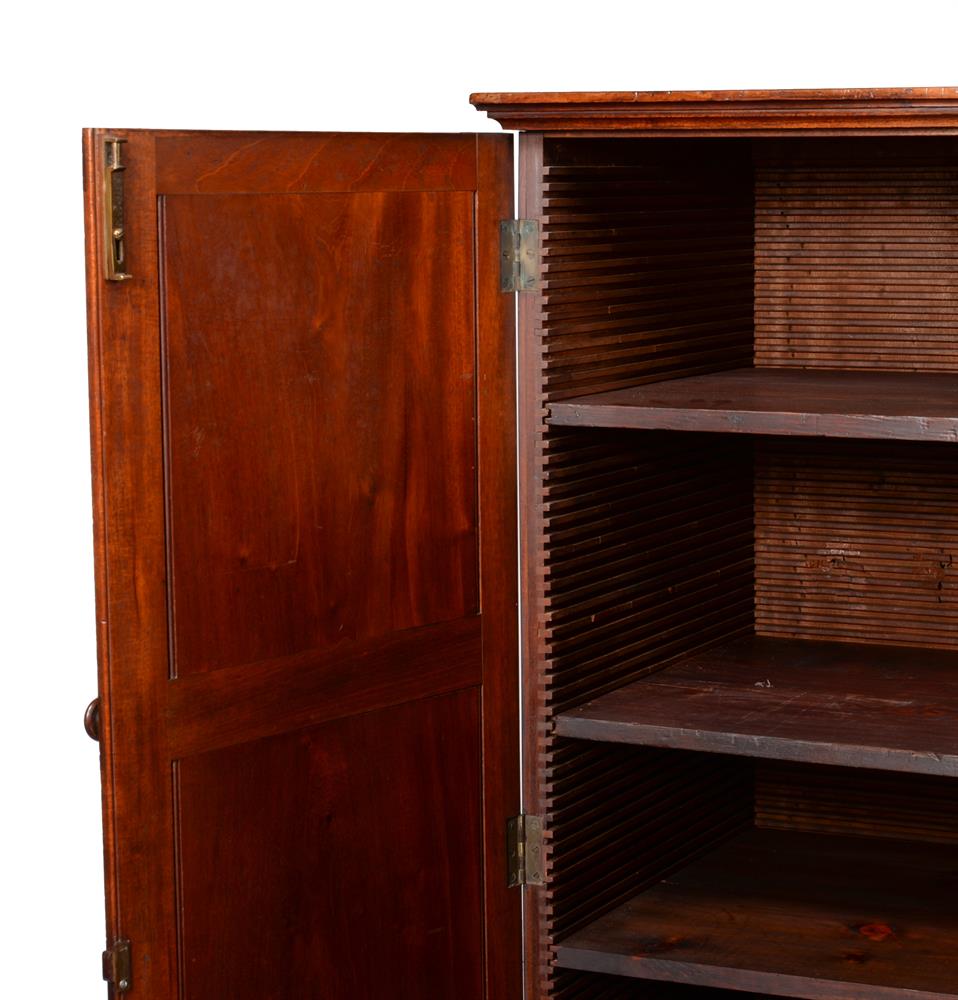 A VICTORIAN MAHOGANY CUPBOARD - Image 3 of 3