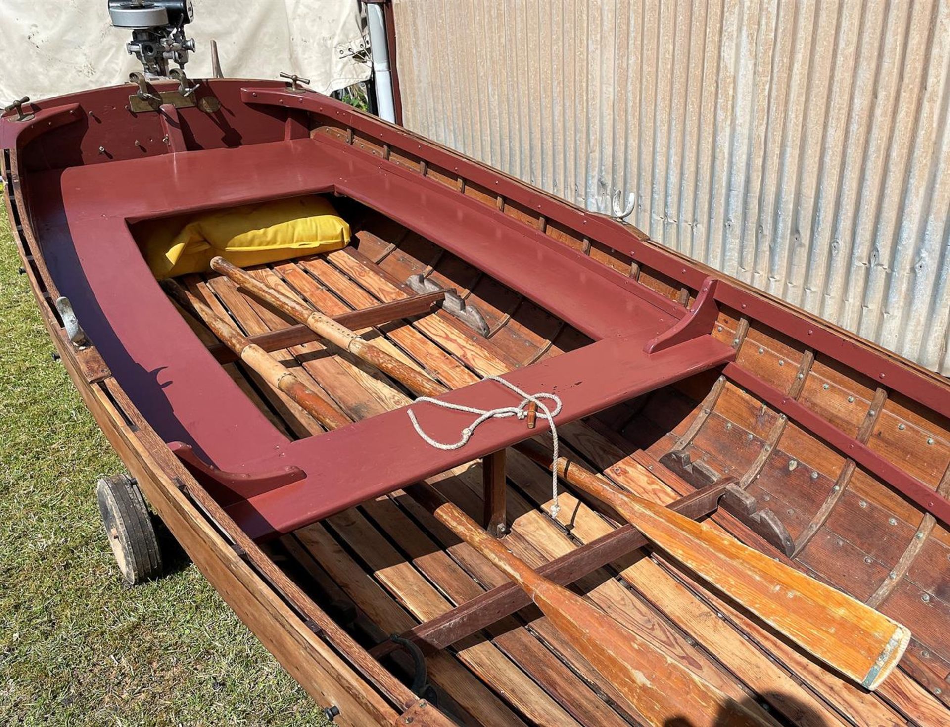 A quality built full size rowing/ sailing boat - Image 8 of 11