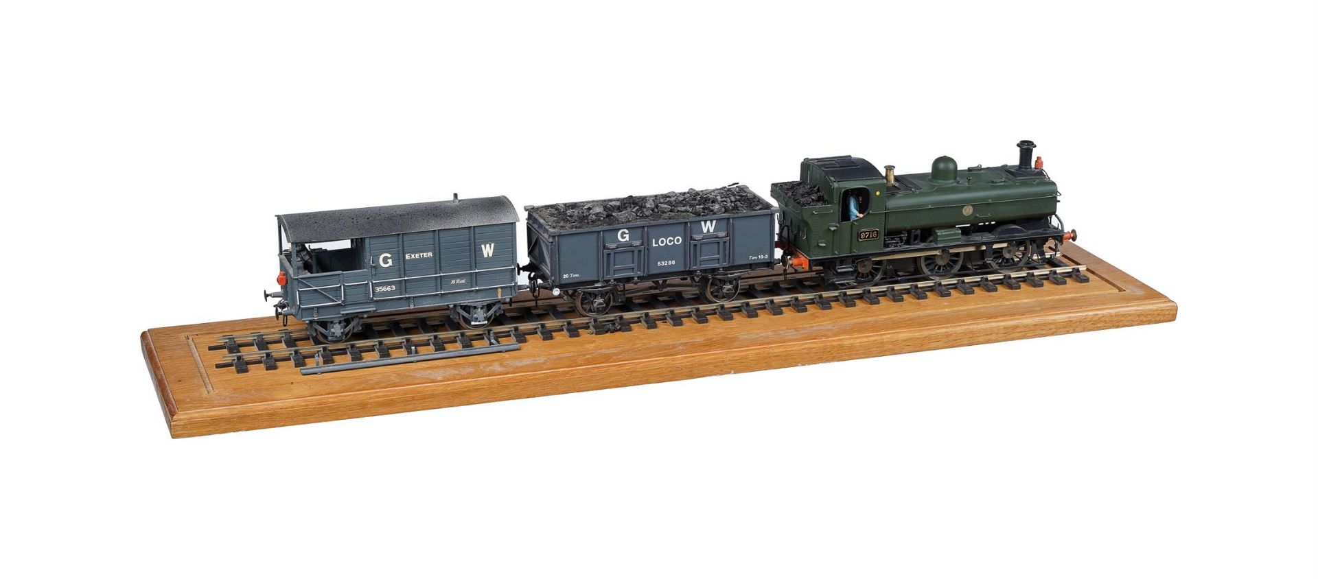 A gauge 1 model of a Great Western Railway 0-6-0 pannier tank locomotive No 9716 - Image 4 of 4